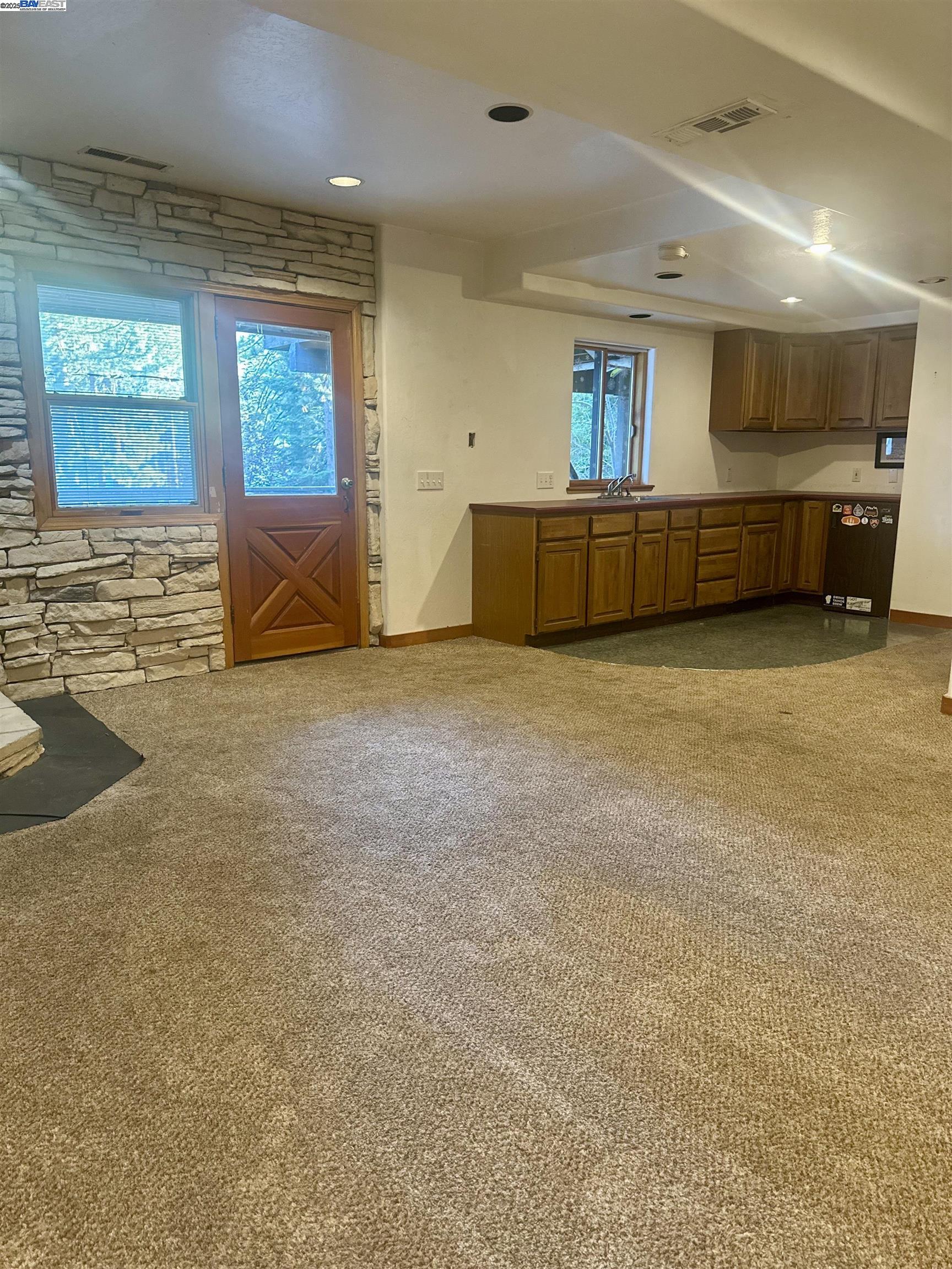 Detail Gallery Image 11 of 18 For 13273 Sierra Dr W, Truckee,  CA 96161 - 3 Beds | 2 Baths