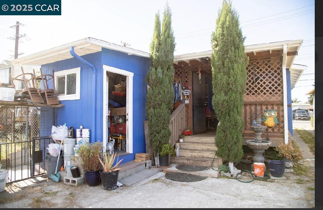 Detail Gallery Image 4 of 16 For 429 Barrett Ave, Richmond,  CA 94801 - 2 Beds | 1 Baths