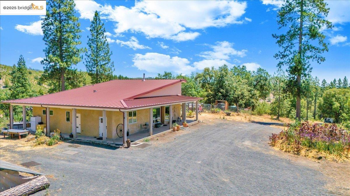 Detail Gallery Image 1 of 47 For 9935 Jackass Creek Rd, Groveland,  CA 95321 - 1 Beds | 2 Baths