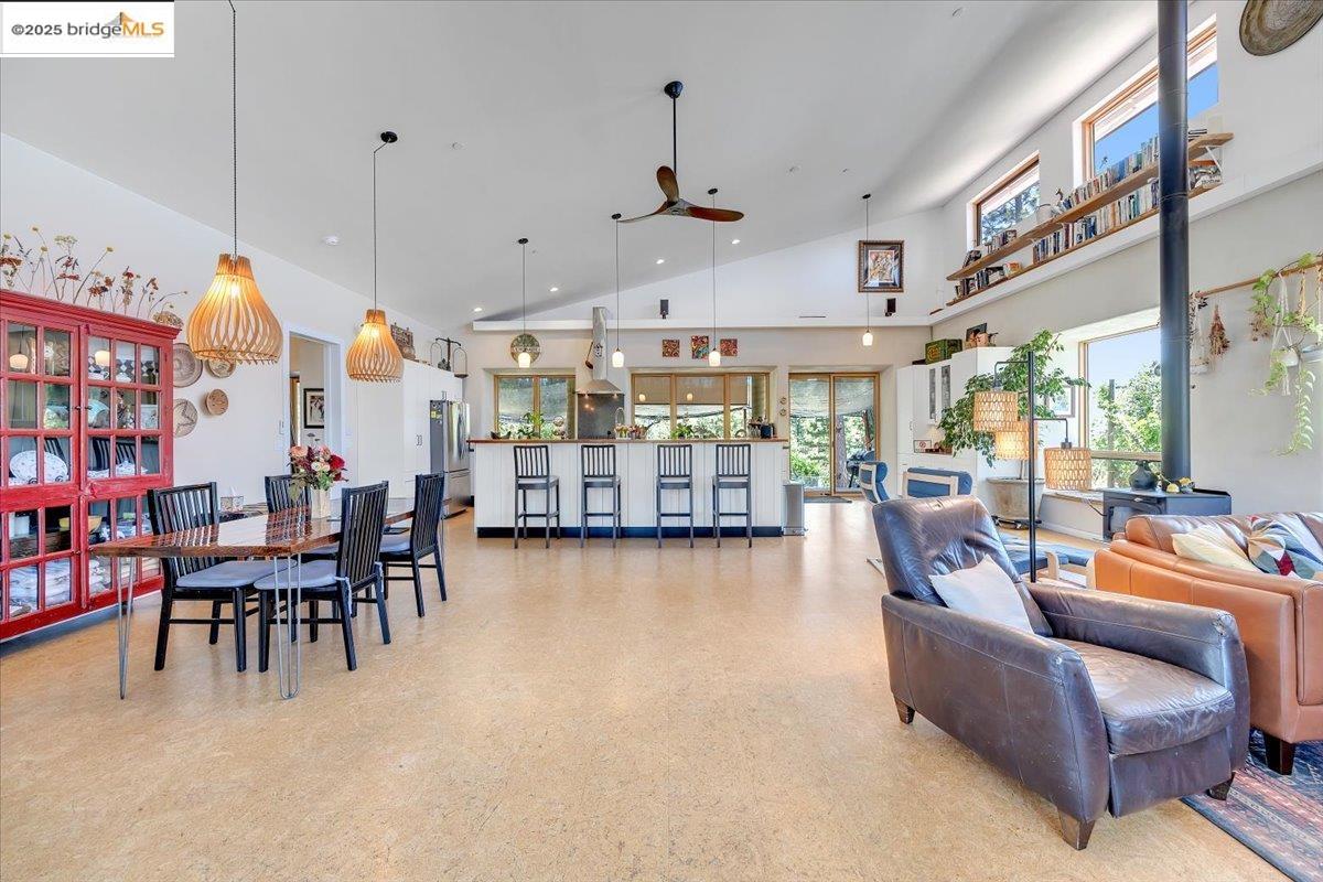 Detail Gallery Image 14 of 47 For 9935 Jackass Creek Rd, Groveland,  CA 95321 - 1 Beds | 2 Baths