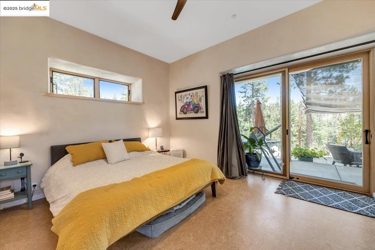 Detail Gallery Image 15 of 47 For 9935 Jackass Creek Rd, Groveland,  CA 95321 - 1 Beds | 2 Baths
