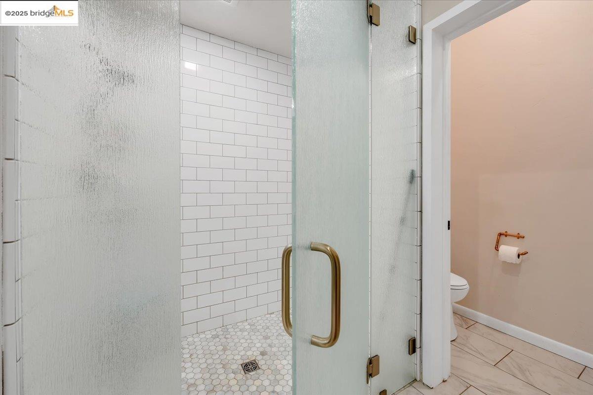 Detail Gallery Image 19 of 47 For 9935 Jackass Creek Rd, Groveland,  CA 95321 - 1 Beds | 2 Baths