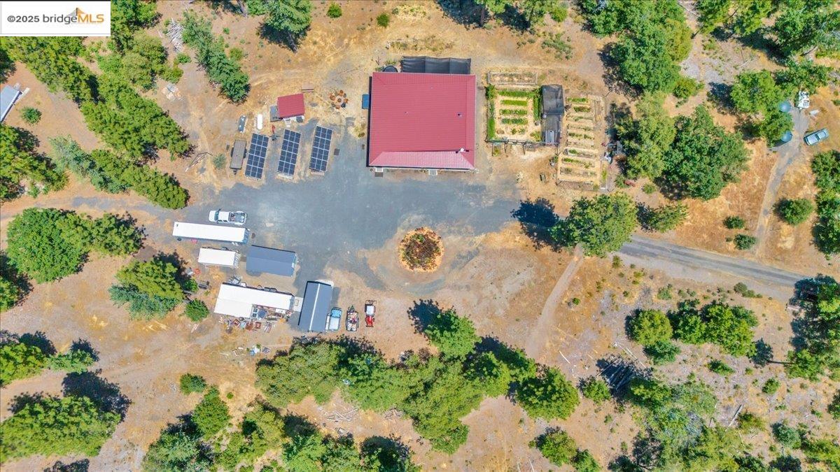 Detail Gallery Image 41 of 47 For 9935 Jackass Creek Rd, Groveland,  CA 95321 - 1 Beds | 2 Baths