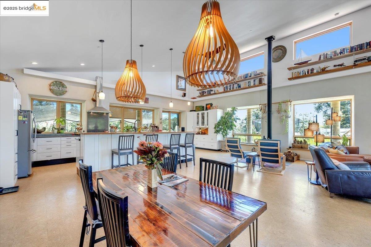 Detail Gallery Image 8 of 47 For 9935 Jackass Creek Rd, Groveland,  CA 95321 - 1 Beds | 2 Baths