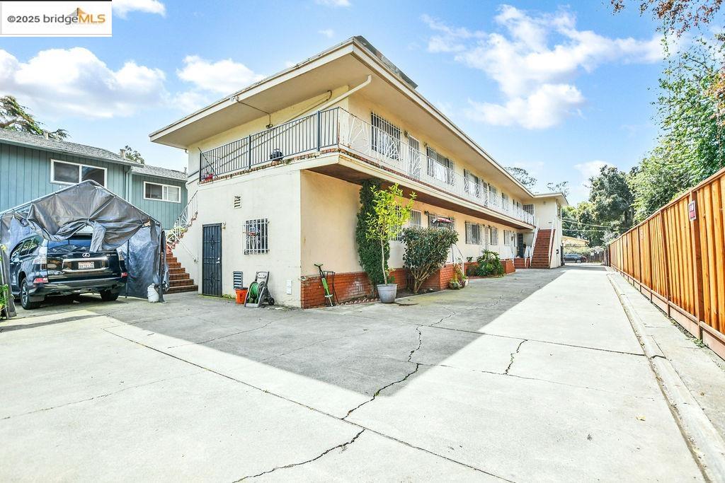 Detail Gallery Image 20 of 27 For 3300 Brookdale Ave, Oakland,  CA 94602 - – Beds | – Baths