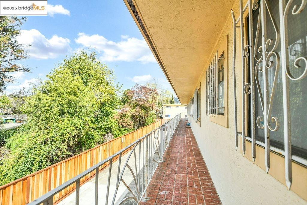 Detail Gallery Image 25 of 27 For 3300 Brookdale Ave, Oakland,  CA 94602 - – Beds | – Baths