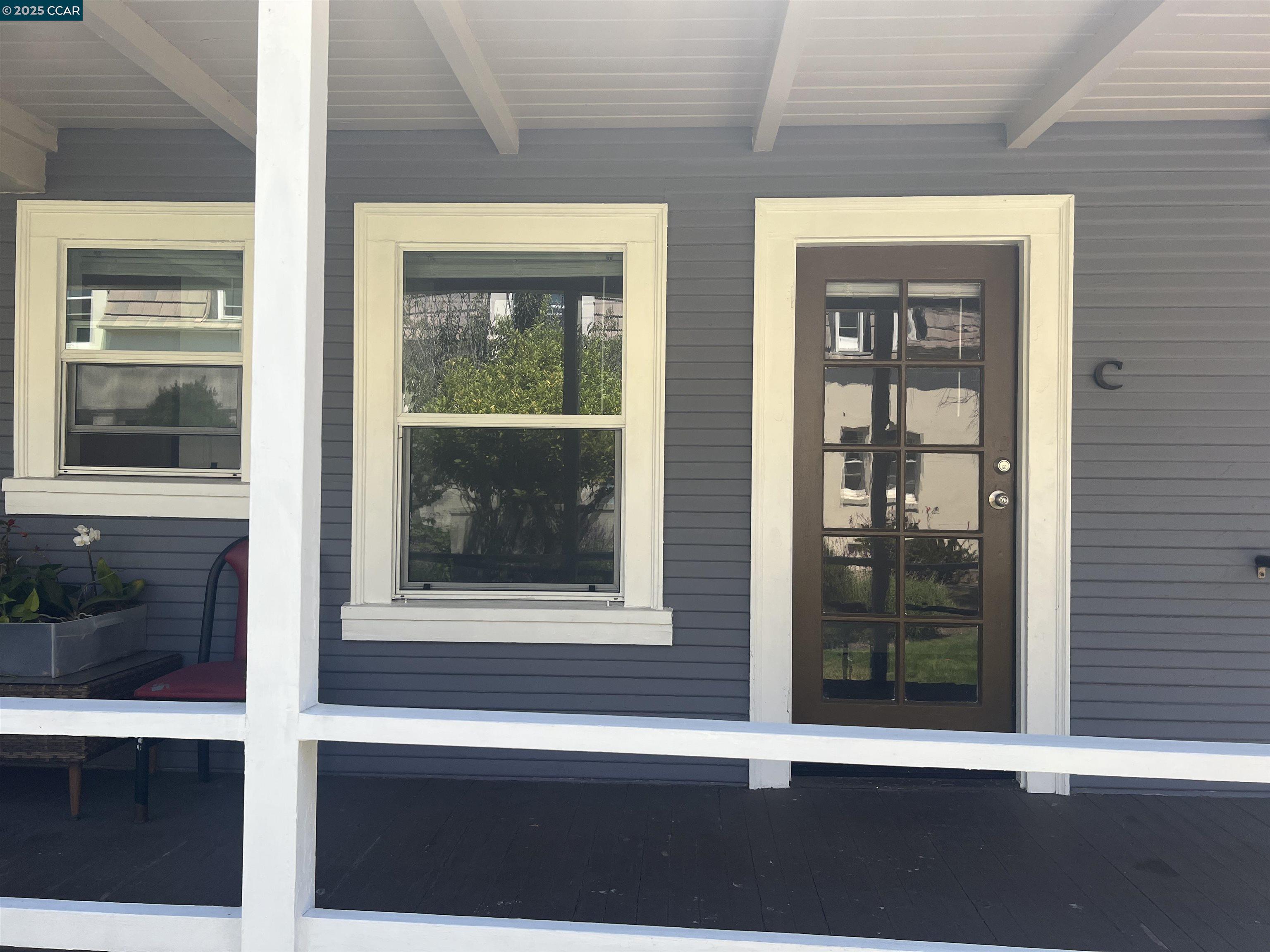 Detail Gallery Image 3 of 10 For 2361 E 29th St #C,  Oakland,  CA 94606 - 1 Beds | 1 Baths