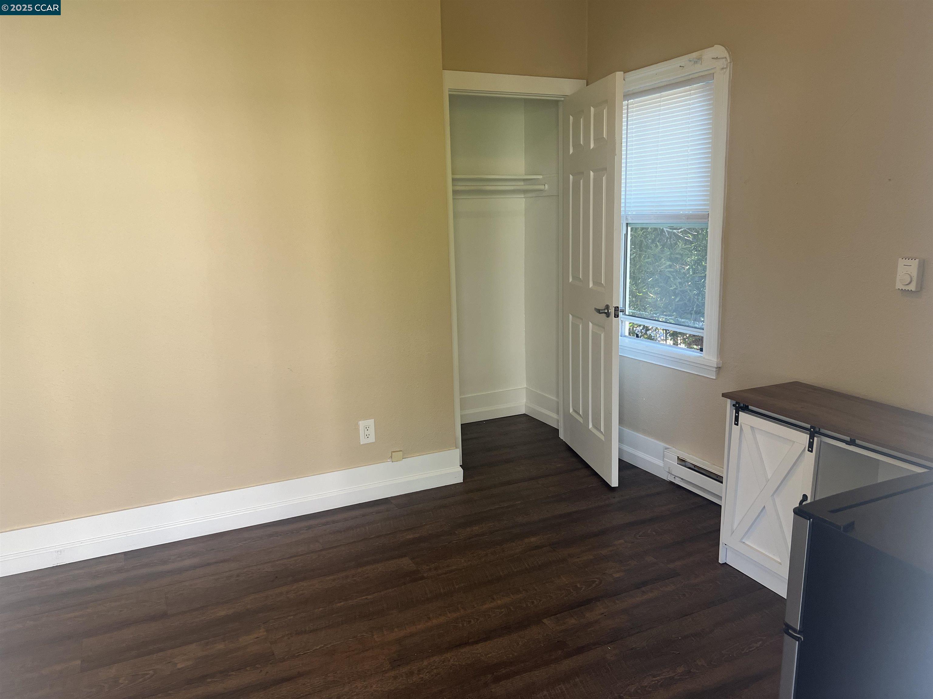 Detail Gallery Image 6 of 10 For 2361 E 29th St #C,  Oakland,  CA 94606 - 1 Beds | 1 Baths