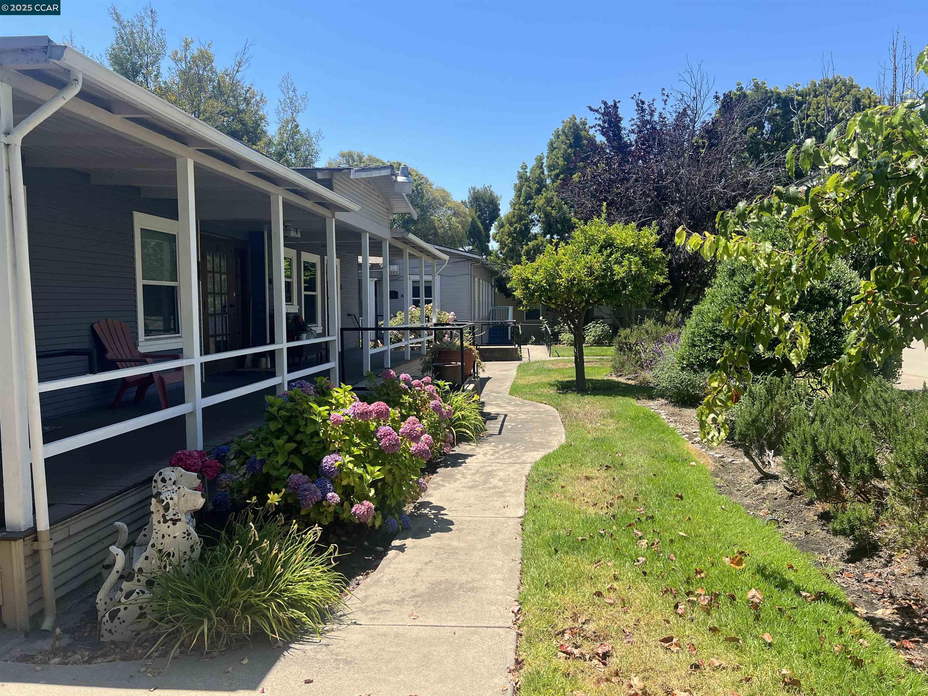 Detail Gallery Image 10 of 10 For 2361 E 29th St #C,  Oakland,  CA 94606 - 1 Beds | 1 Baths