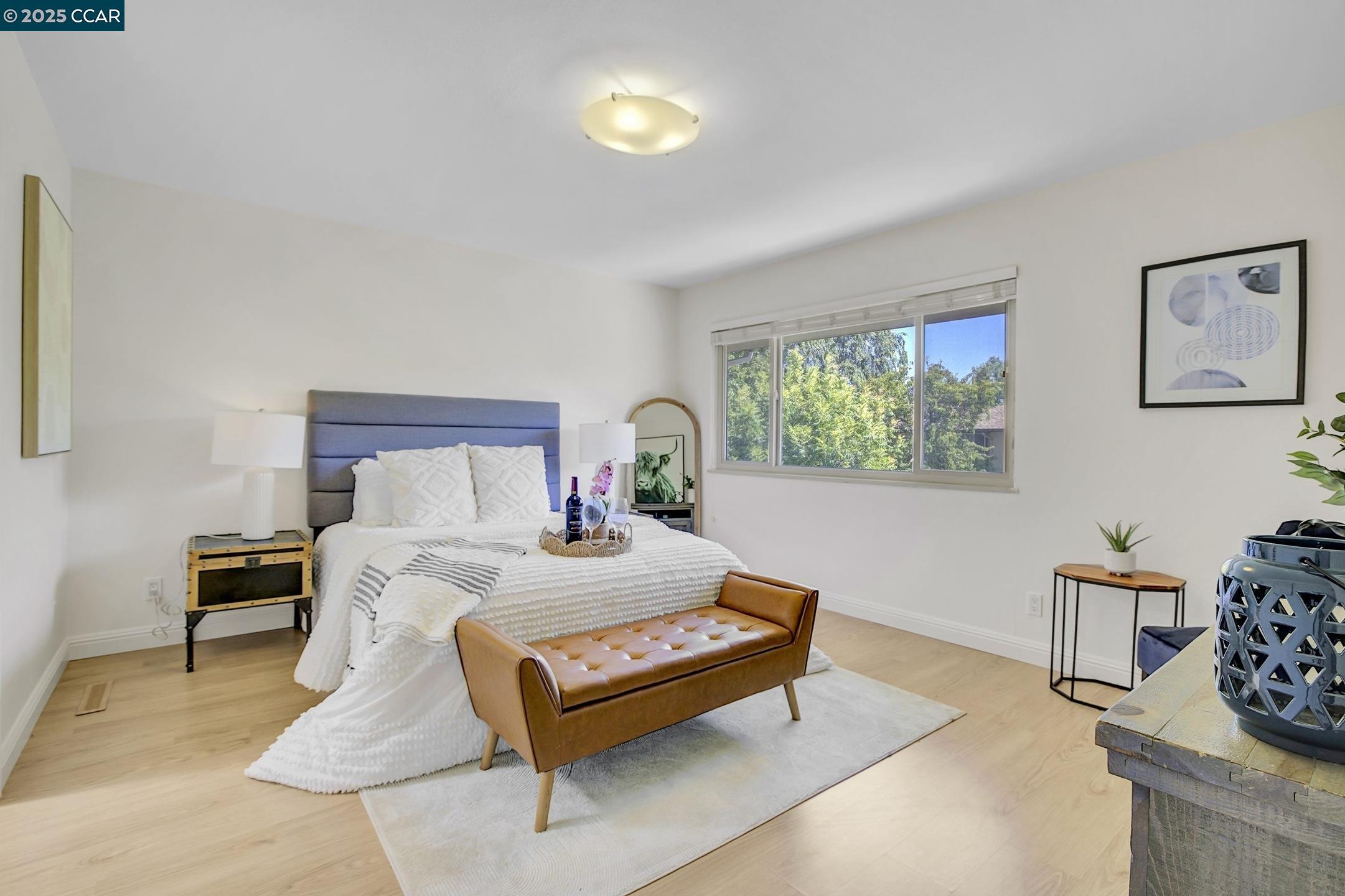 Browse active condo listings in COUNTRYWOOD
