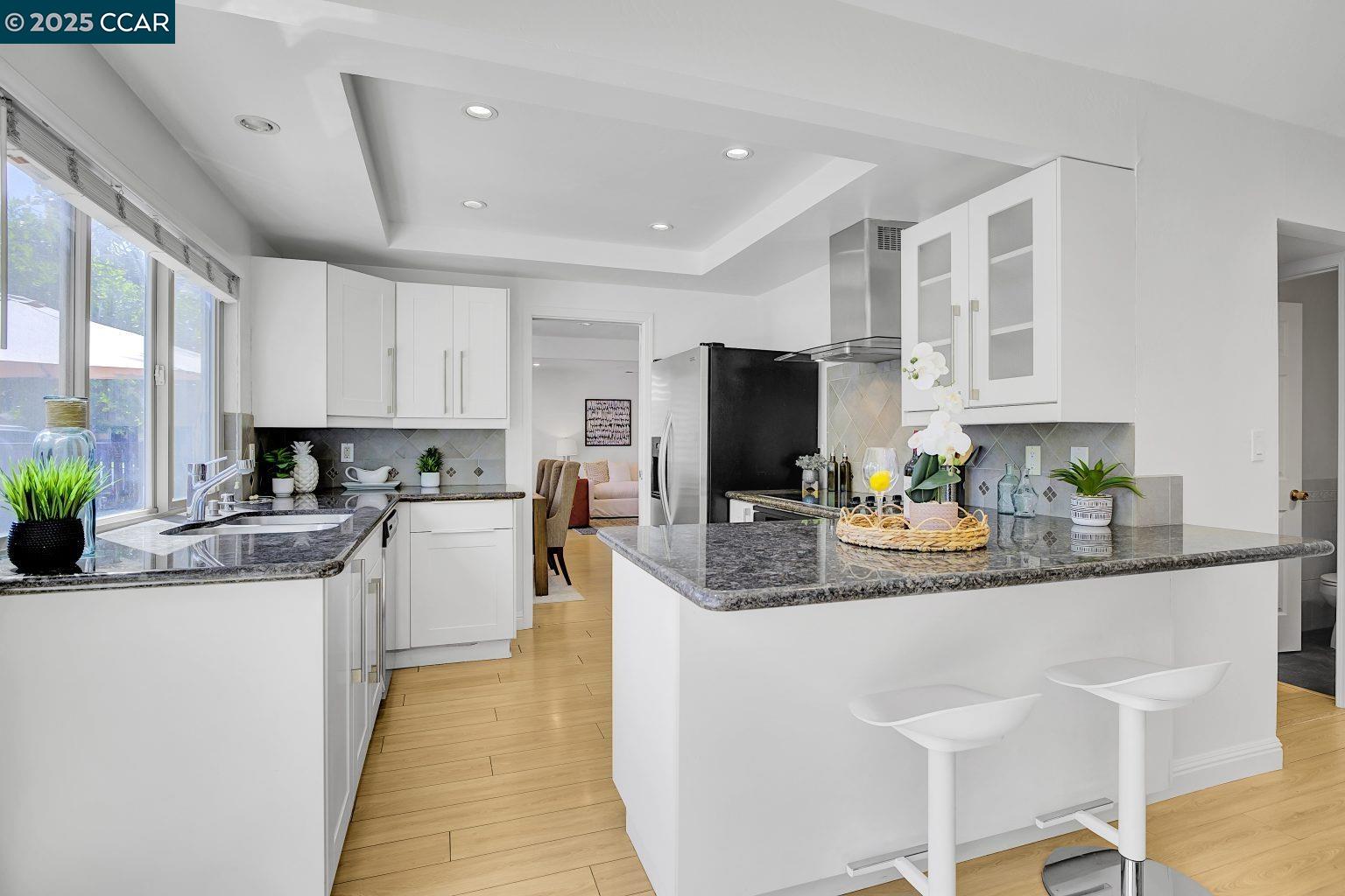 Detail Gallery Image 14 of 54 For 1865 Countrywood Court, Walnut Creek,  CA 94598 - 4 Beds | 2/1 Baths