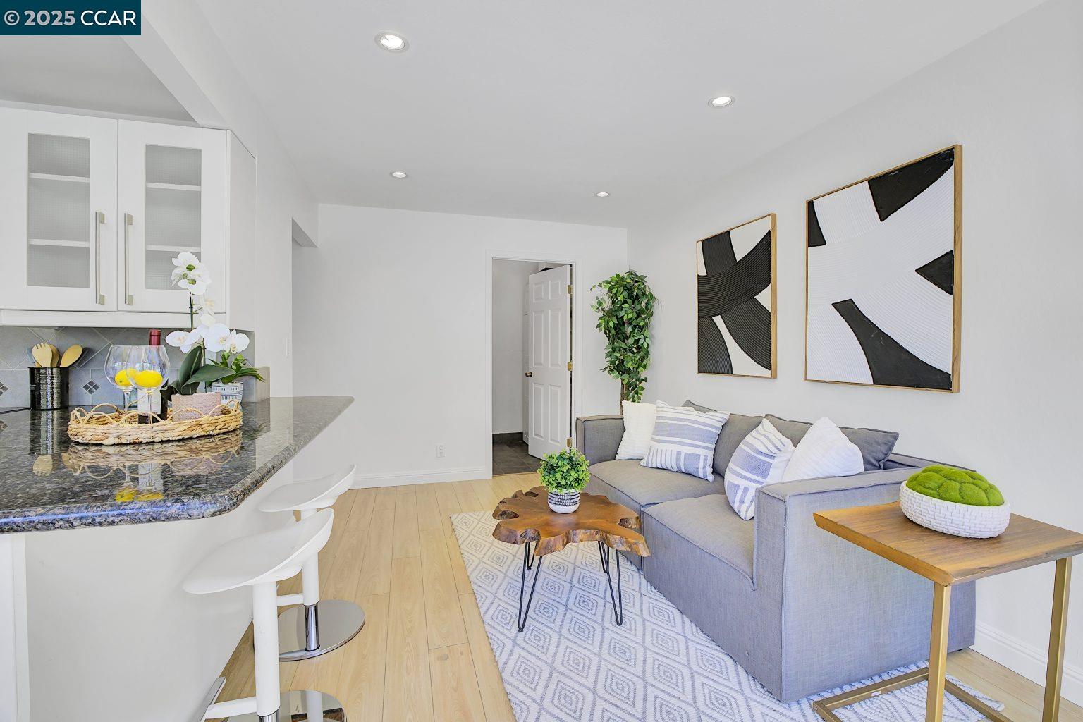 Photo #16: 41105542 Listing: Photo #16