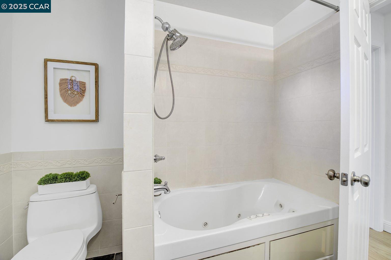 Photo #32: 41105542 Listing: Photo #32