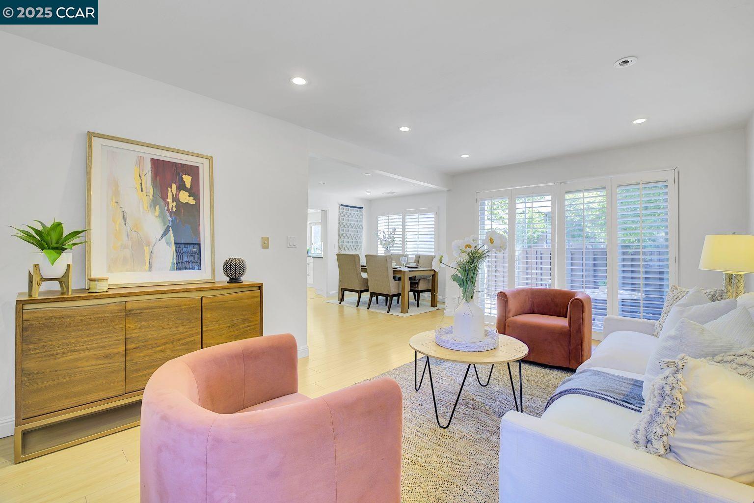 Photo #5: 41105542 Listing 