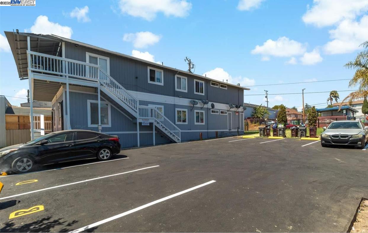 Detail Gallery Image 2 of 36 For 2373 Foothill Blvd, Oakland,  CA 94601 - – Beds | – Baths