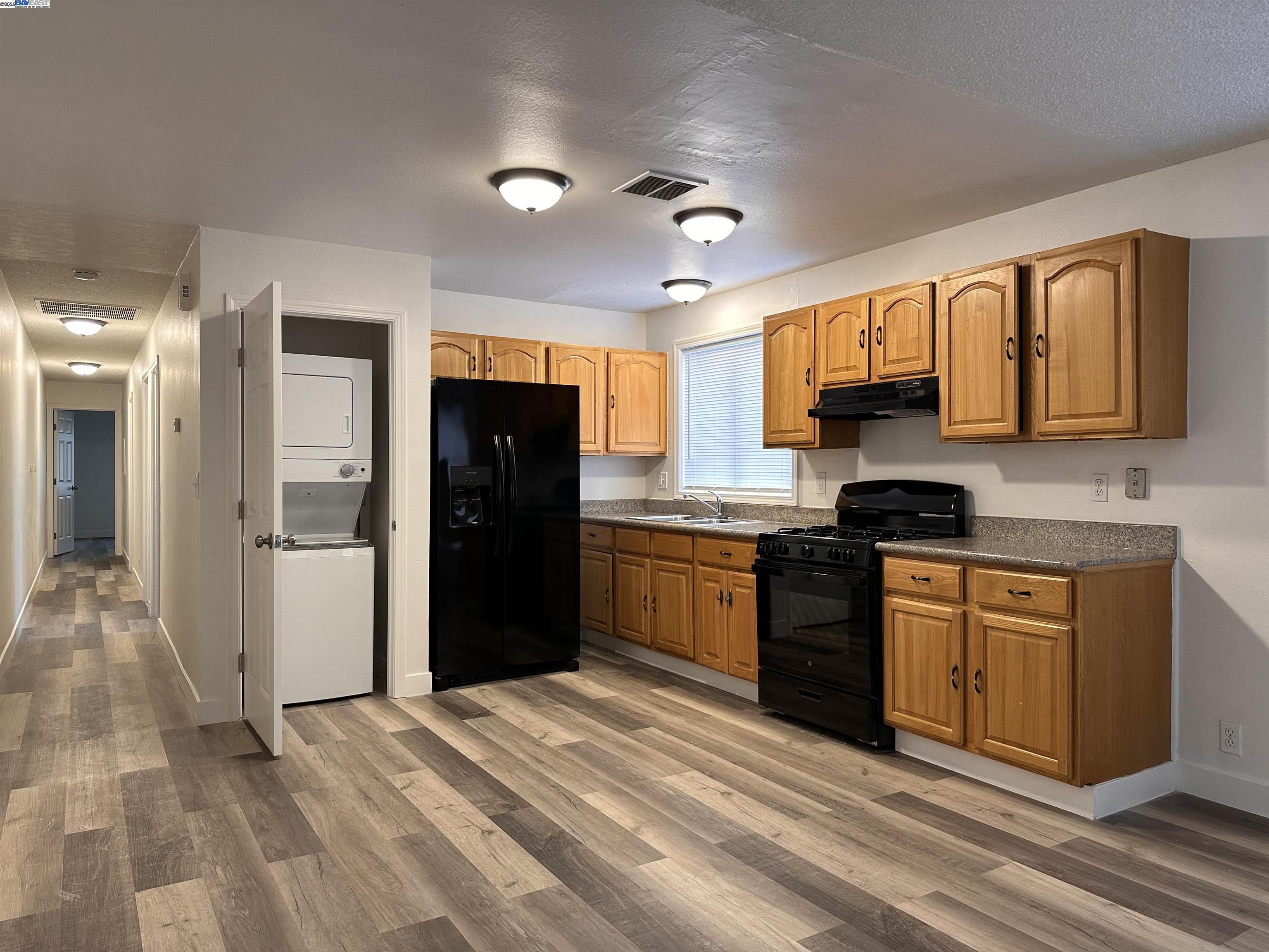 Detail Gallery Image 14 of 36 For 2373 Foothill Blvd, Oakland,  CA 94601 - – Beds | – Baths
