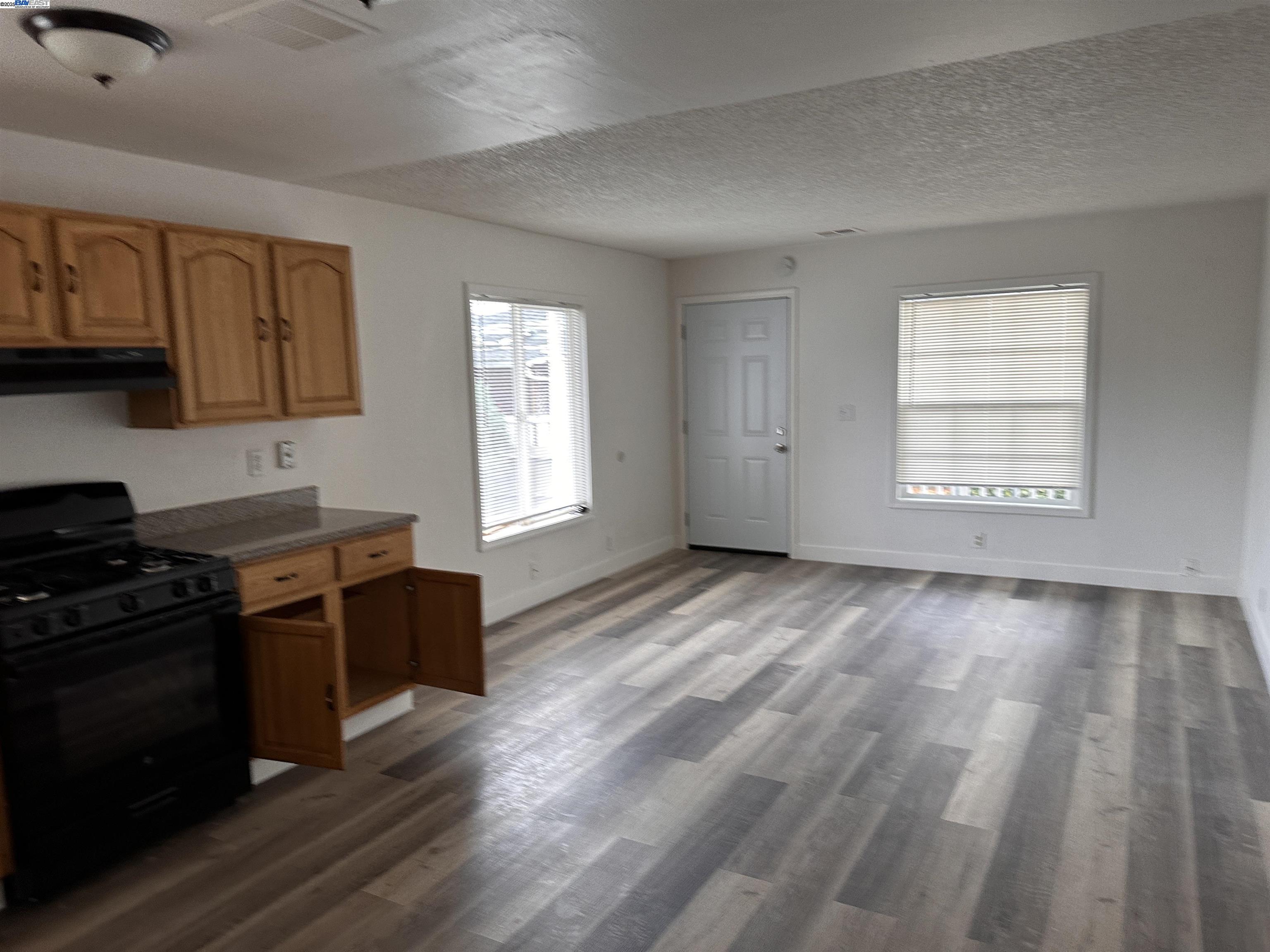 Detail Gallery Image 16 of 36 For 2373 Foothill Blvd, Oakland,  CA 94601 - – Beds | – Baths