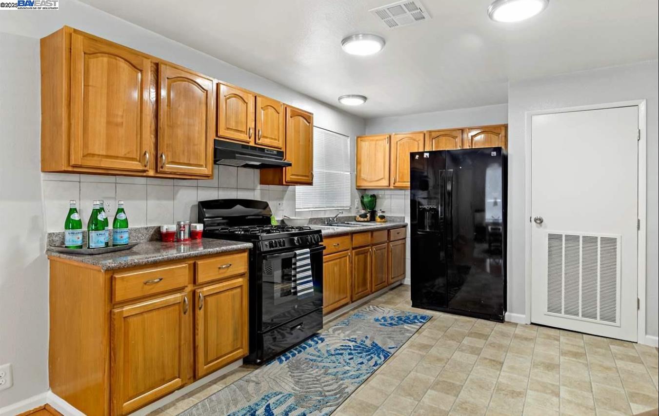 Detail Gallery Image 17 of 36 For 2373 Foothill Blvd, Oakland,  CA 94601 - – Beds | – Baths