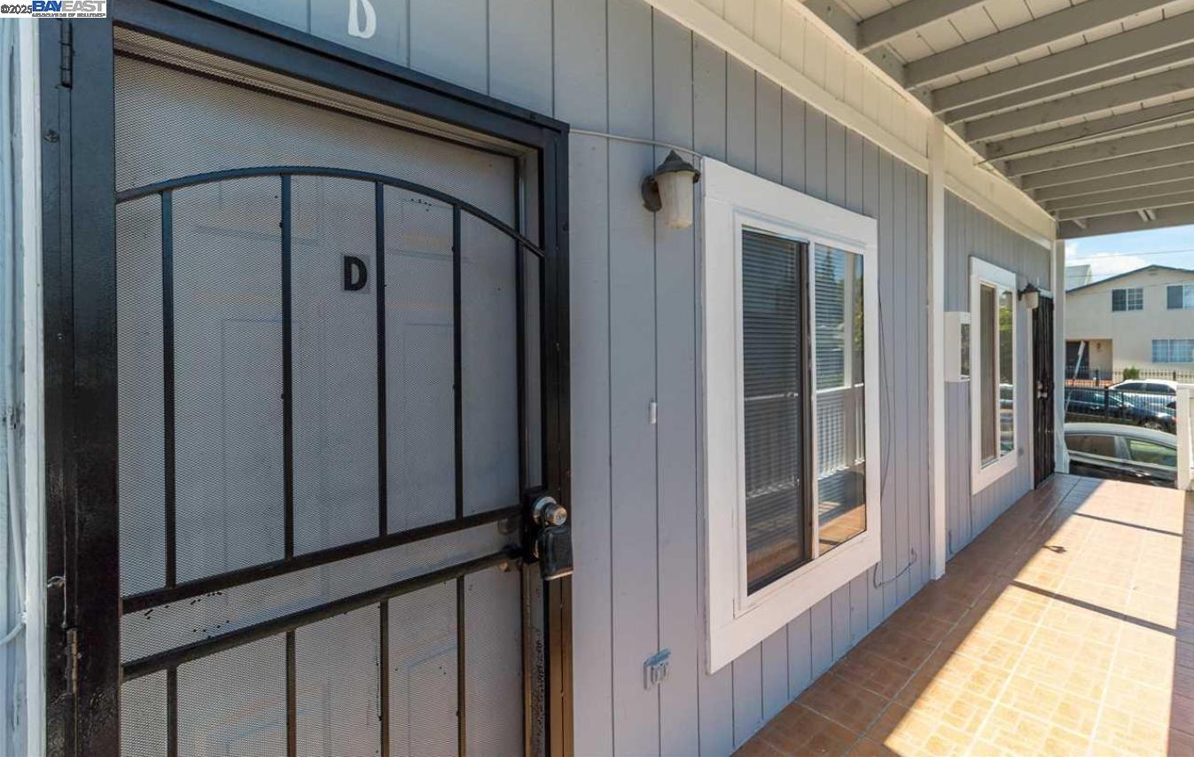 Detail Gallery Image 7 of 36 For 2373 Foothill Blvd, Oakland,  CA 94601 - – Beds | – Baths