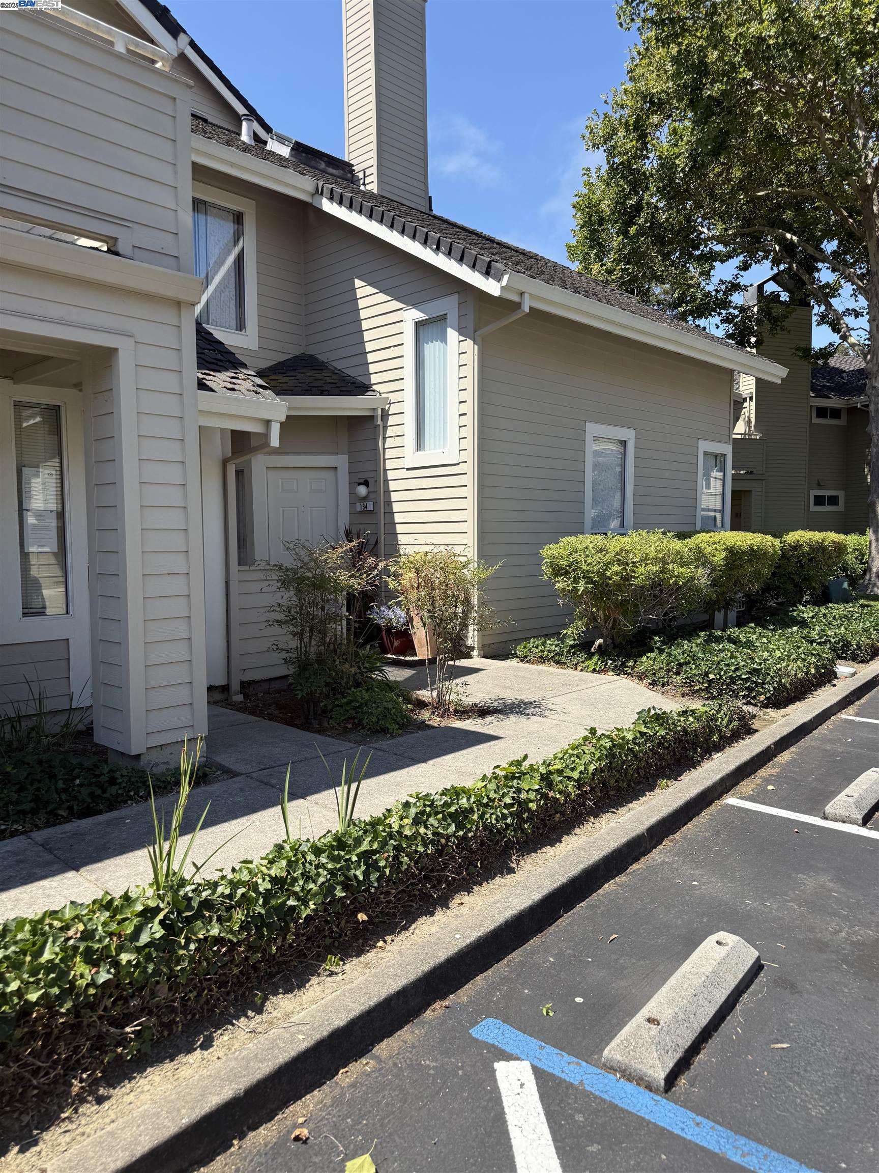 Photo #2: 41105546 Listing 
