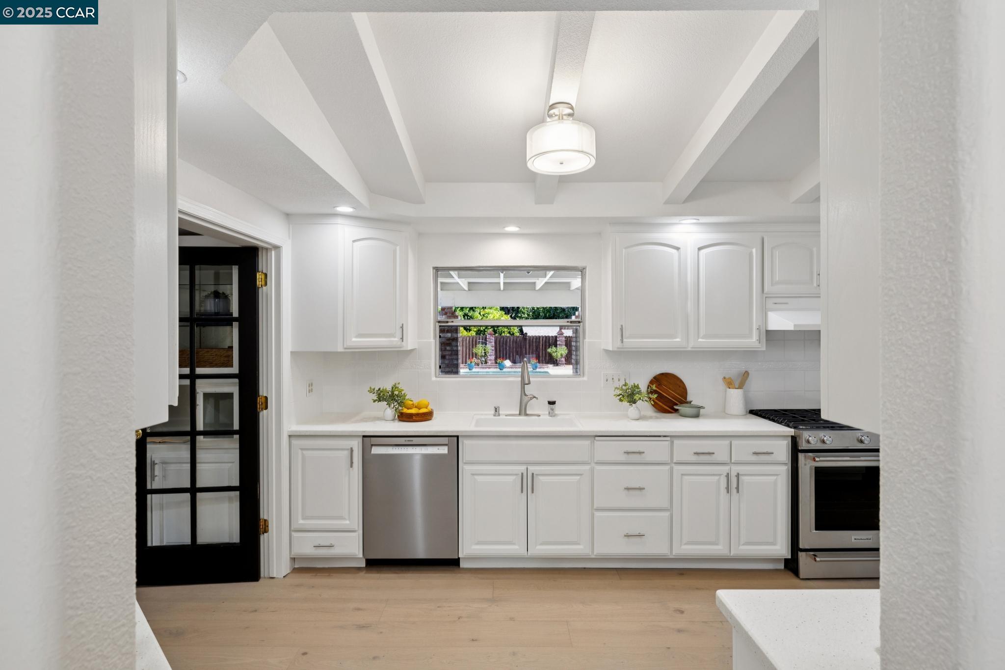 Detail Gallery Image 1 of 1 For 12 La Sonoma Ct, Alamo,  CA 94507 - 3 Beds | 2 Baths