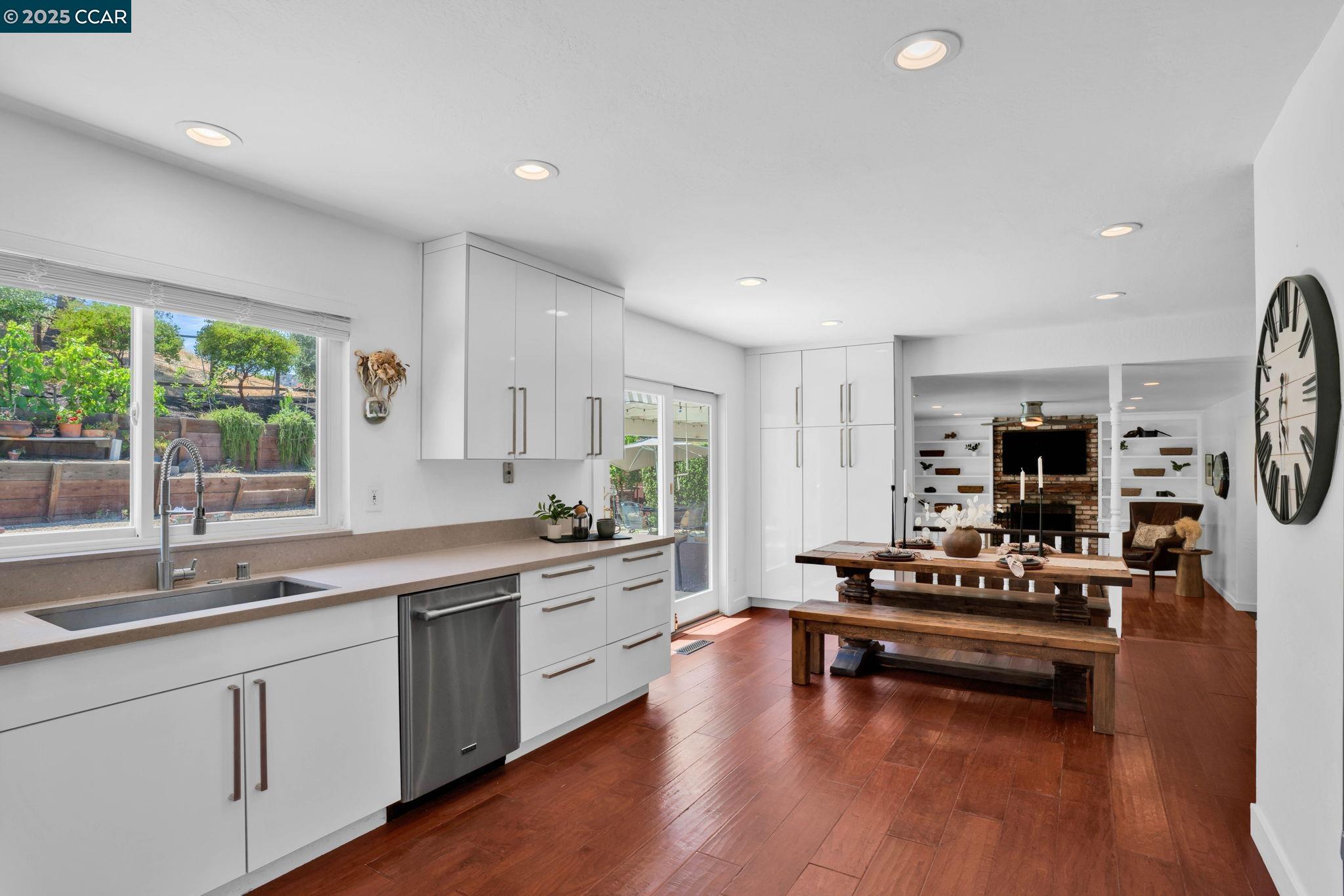 Detail Gallery Image 17 of 60 For 33 El Molino Dr, Clayton,  CA 94517 - 4 Beds | 3 Baths