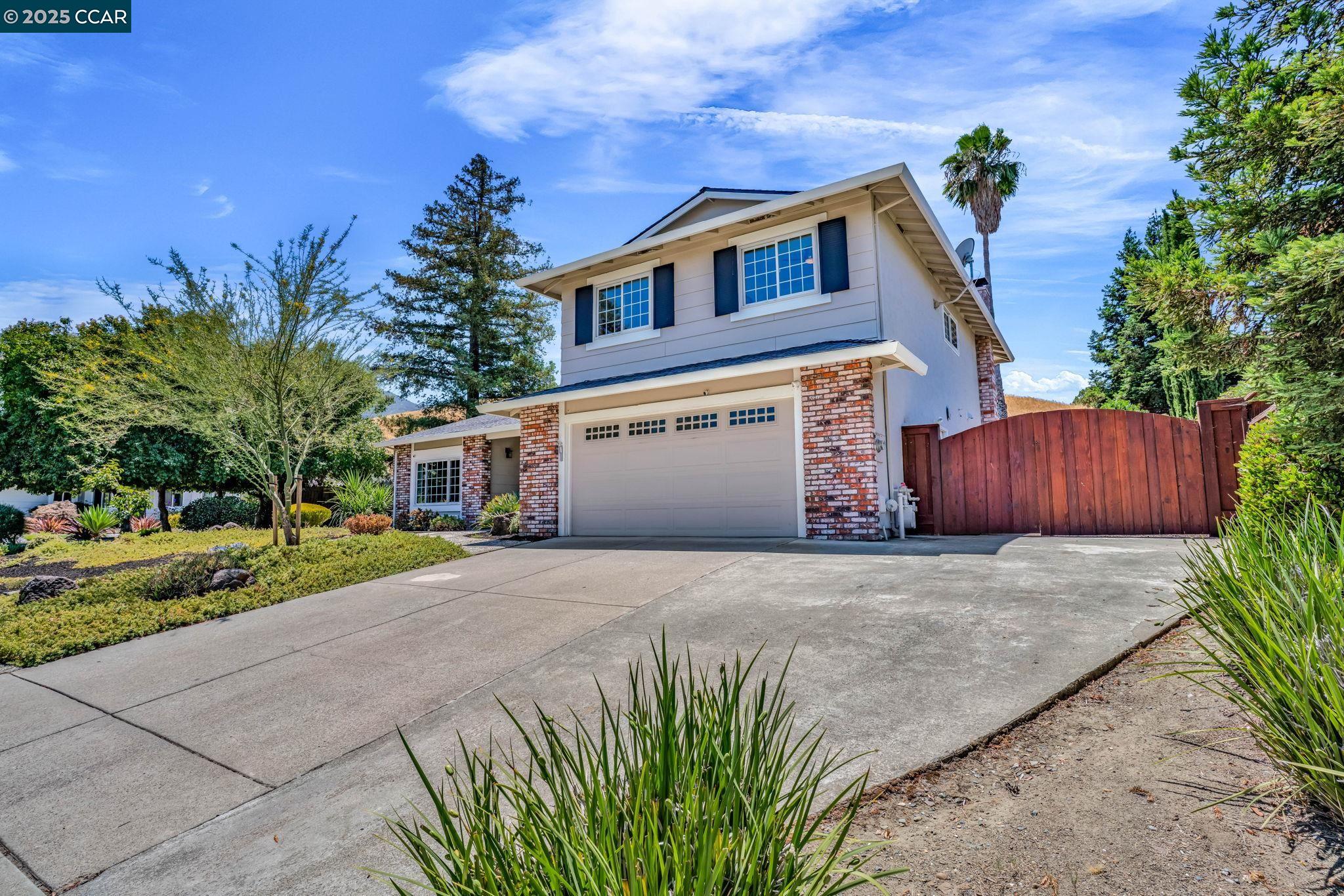 Detail Gallery Image 3 of 60 For 33 El Molino Dr, Clayton,  CA 94517 - 4 Beds | 3 Baths