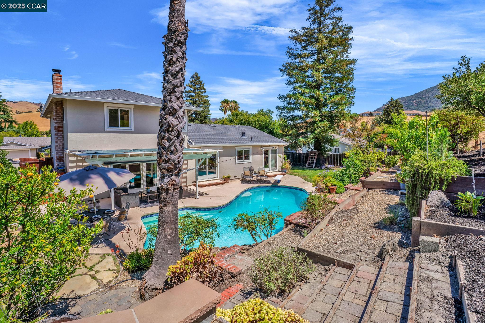 Detail Gallery Image 4 of 60 For 33 El Molino Dr, Clayton,  CA 94517 - 4 Beds | 3 Baths