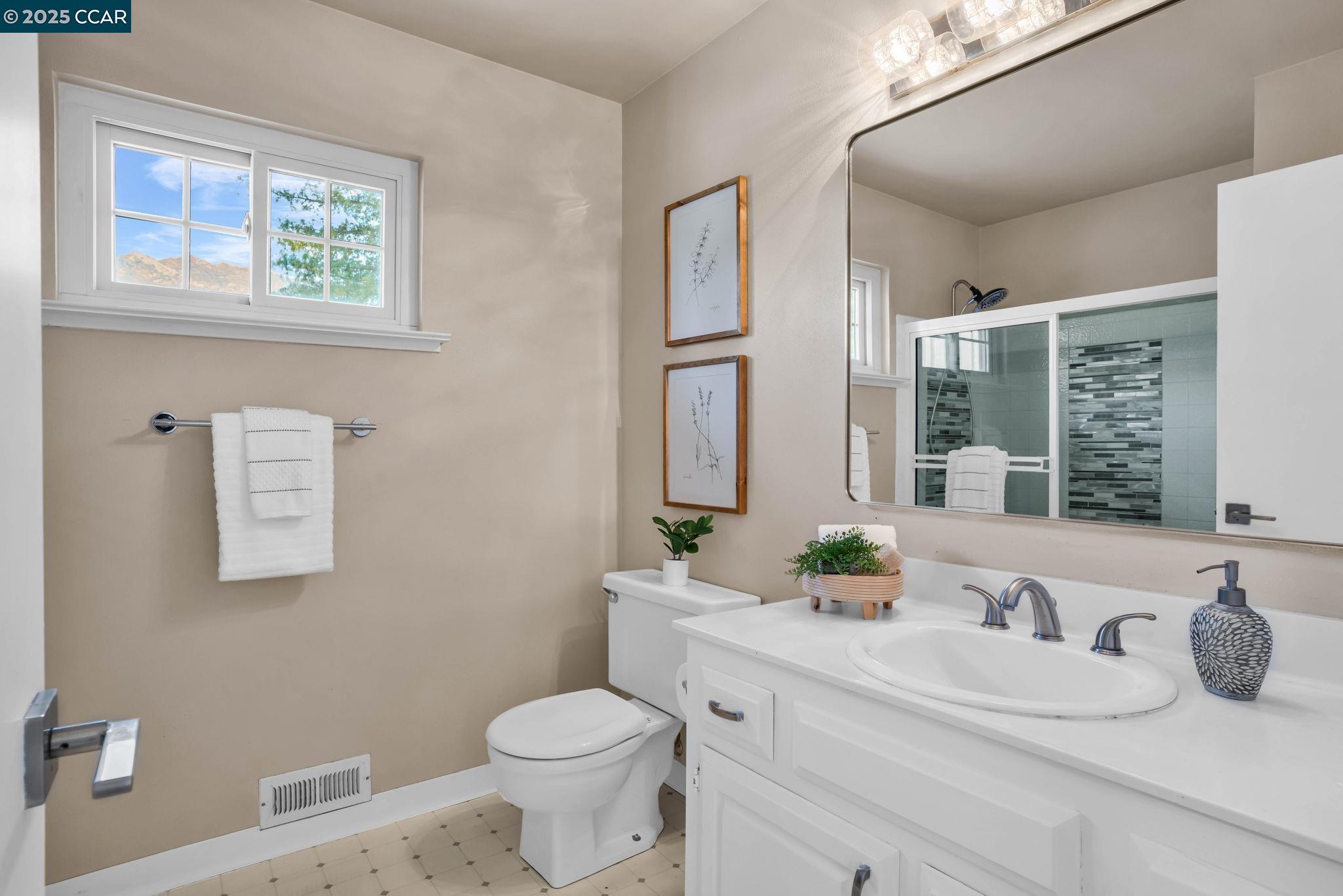 Detail Gallery Image 38 of 60 For 33 El Molino Dr, Clayton,  CA 94517 - 4 Beds | 3 Baths