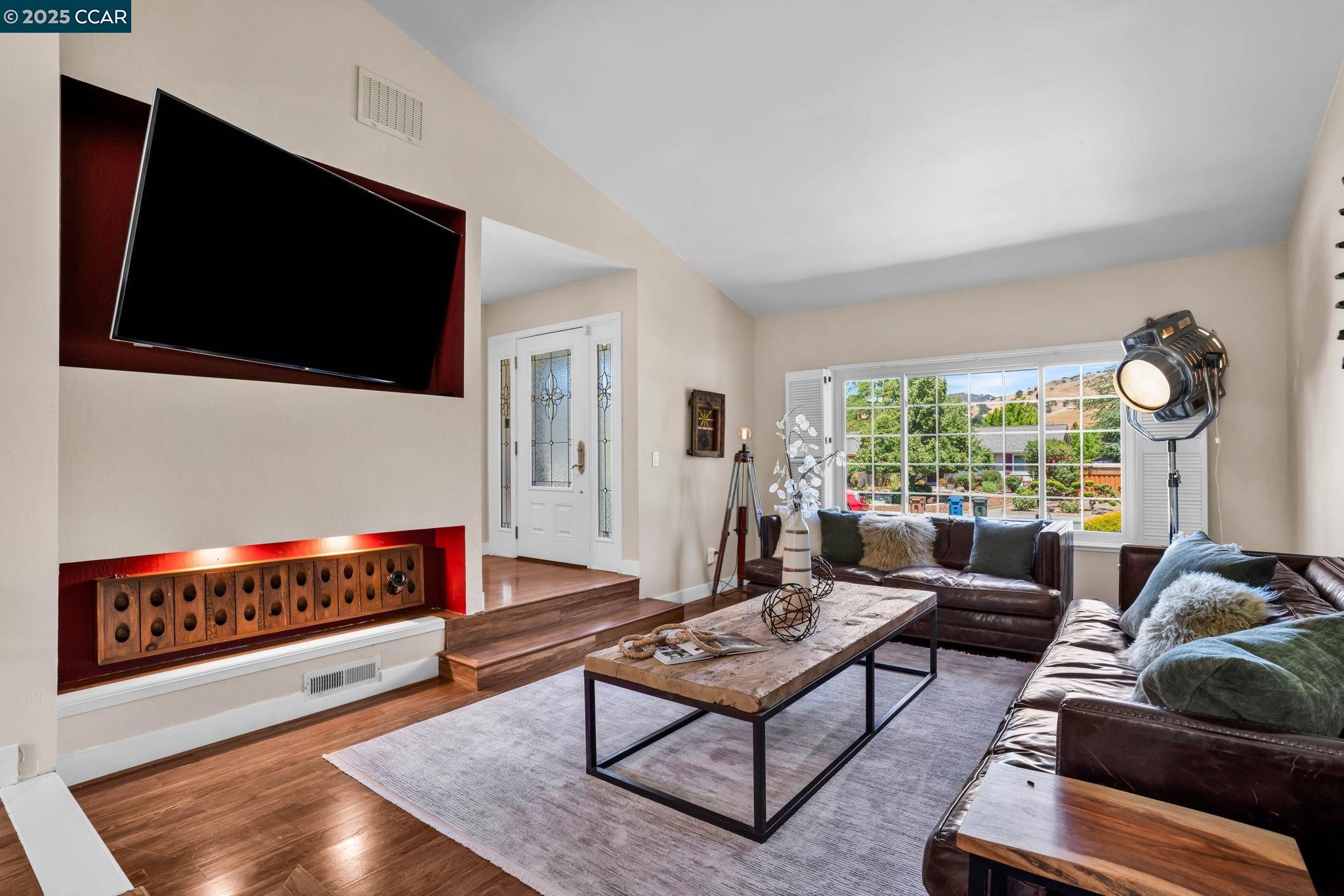 Detail Gallery Image 8 of 60 For 33 El Molino Dr, Clayton,  CA 94517 - 4 Beds | 3 Baths