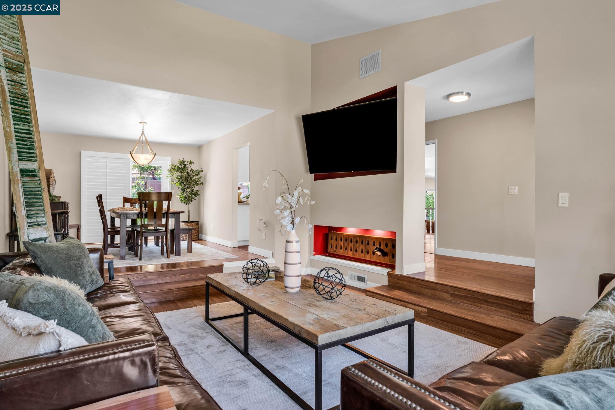 Detail Gallery Image 10 of 60 For 33 El Molino Dr, Clayton,  CA 94517 - 4 Beds | 3 Baths