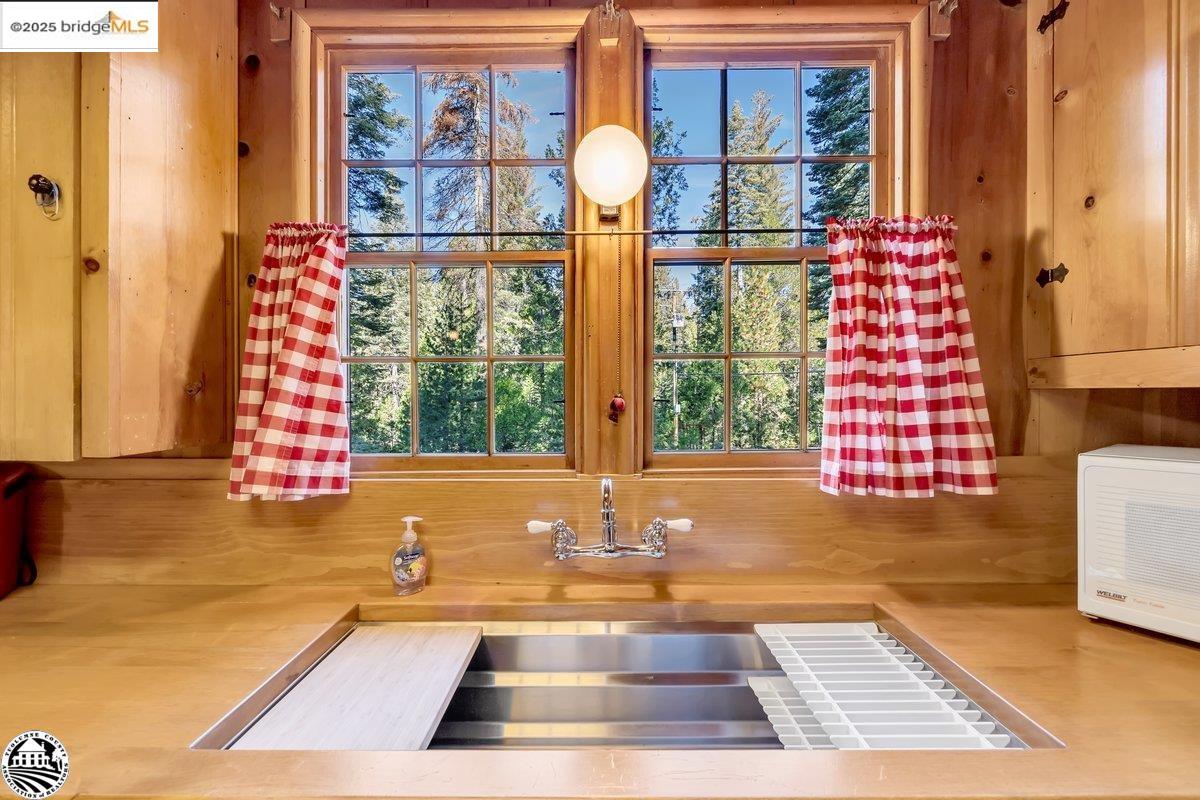 Detail Gallery Image 5 of 45 For 264 Sugarpine, Pinecrest,  CA 95364 - 2 Beds | 1 Baths