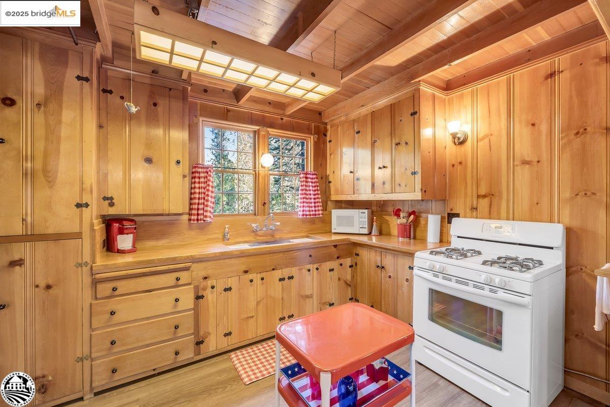 Detail Gallery Image 7 of 45 For 264 Sugarpine, Pinecrest,  CA 95364 - 2 Beds | 1 Baths