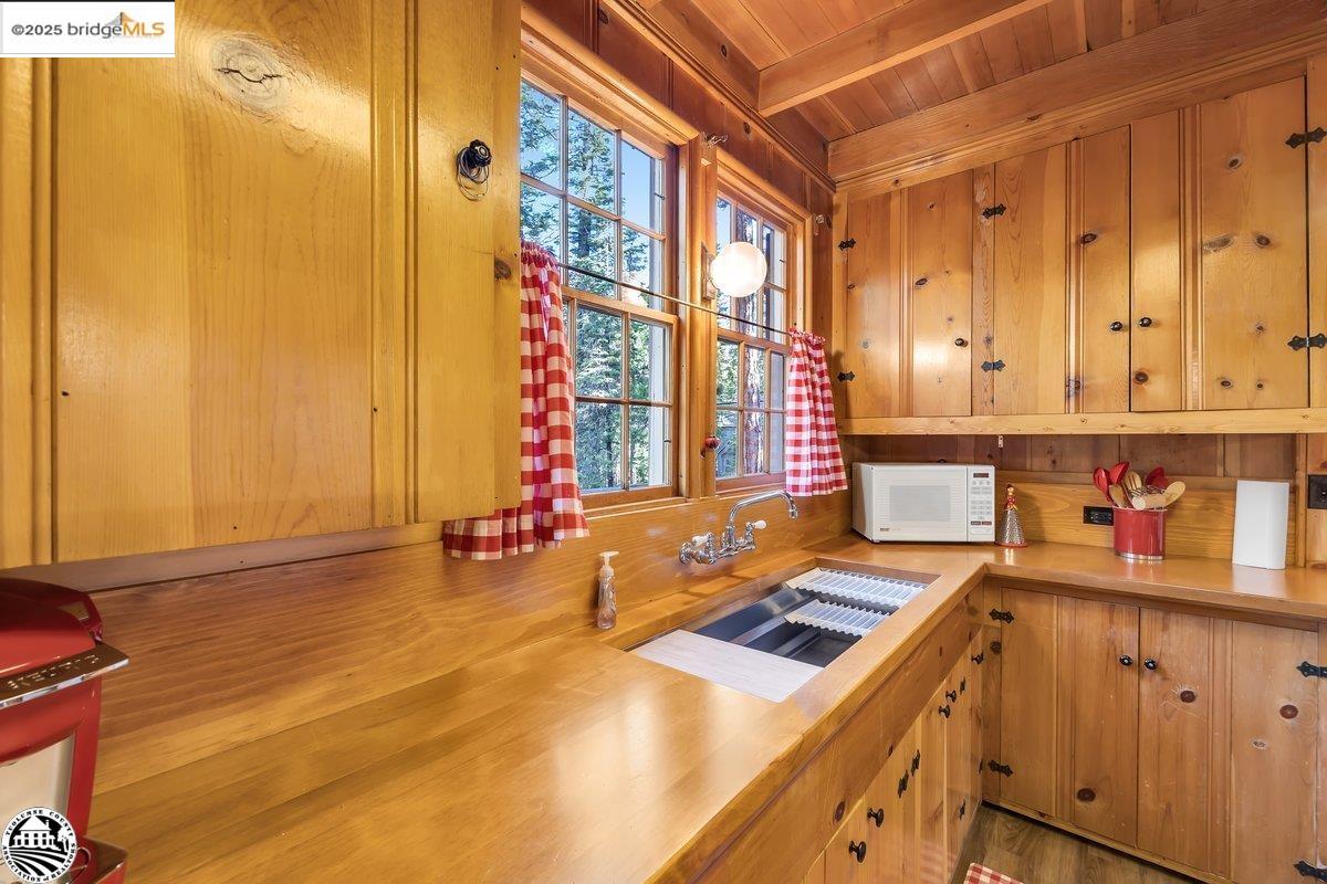 Detail Gallery Image 8 of 45 For 264 Sugarpine, Pinecrest,  CA 95364 - 2 Beds | 1 Baths