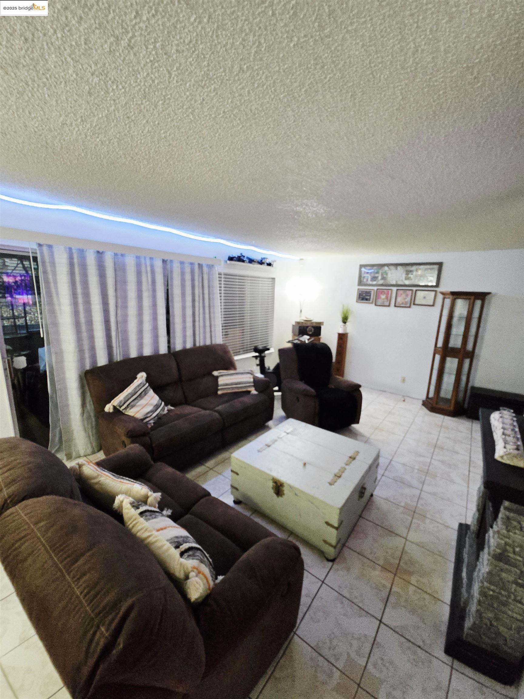 Detail Gallery Image 5 of 20 For 355 Parkview Ter #I-1,  Vallejo,  CA 94589 - 2 Beds | 1/1 Baths