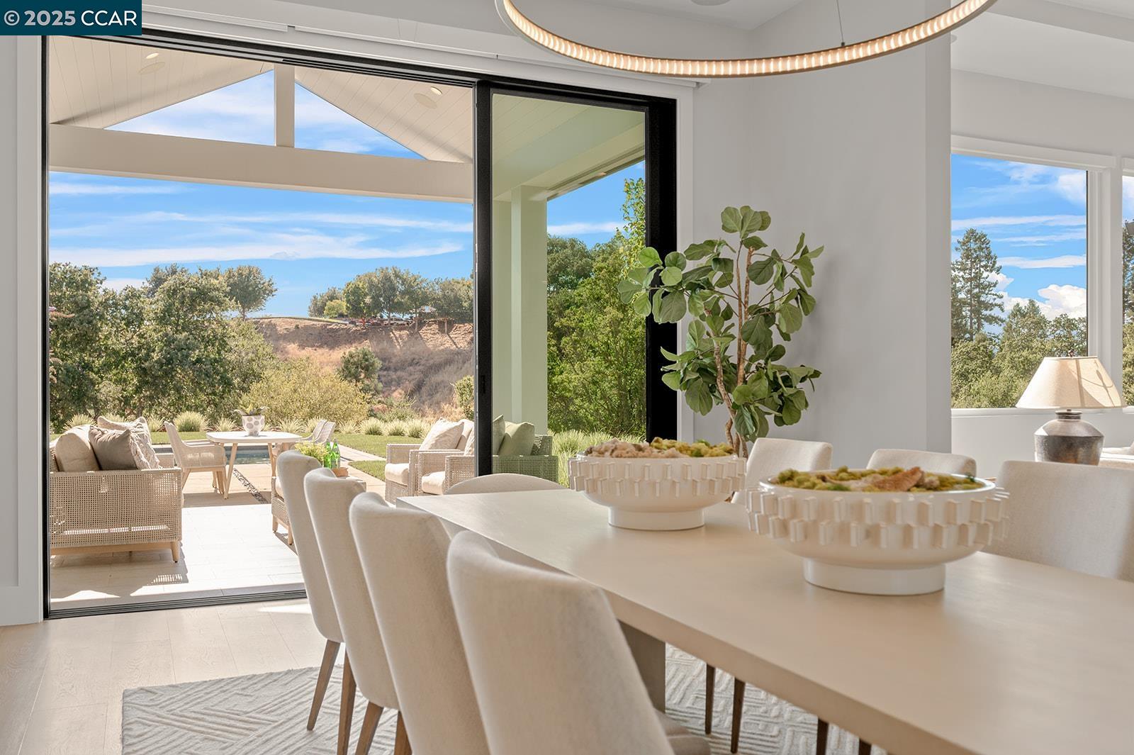 Detail Gallery Image 12 of 52 For 11 Lucas Ranch Ct, Lafayette,  CA 94549 - 5 Beds | 4/2 Baths