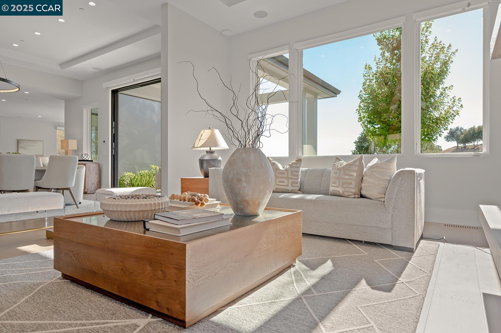 Detail Gallery Image 16 of 52 For 11 Lucas Ranch Ct, Lafayette,  CA 94549 - 5 Beds | 4/2 Baths