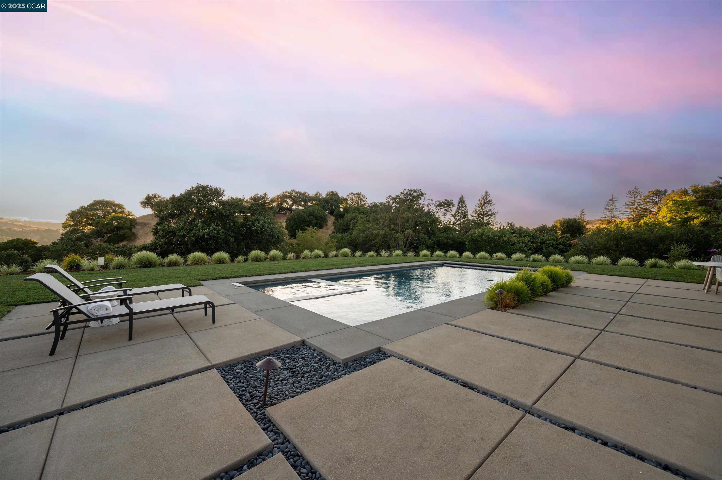 Detail Gallery Image 3 of 52 For 11 Lucas Ranch Ct, Lafayette,  CA 94549 - 5 Beds | 4/2 Baths