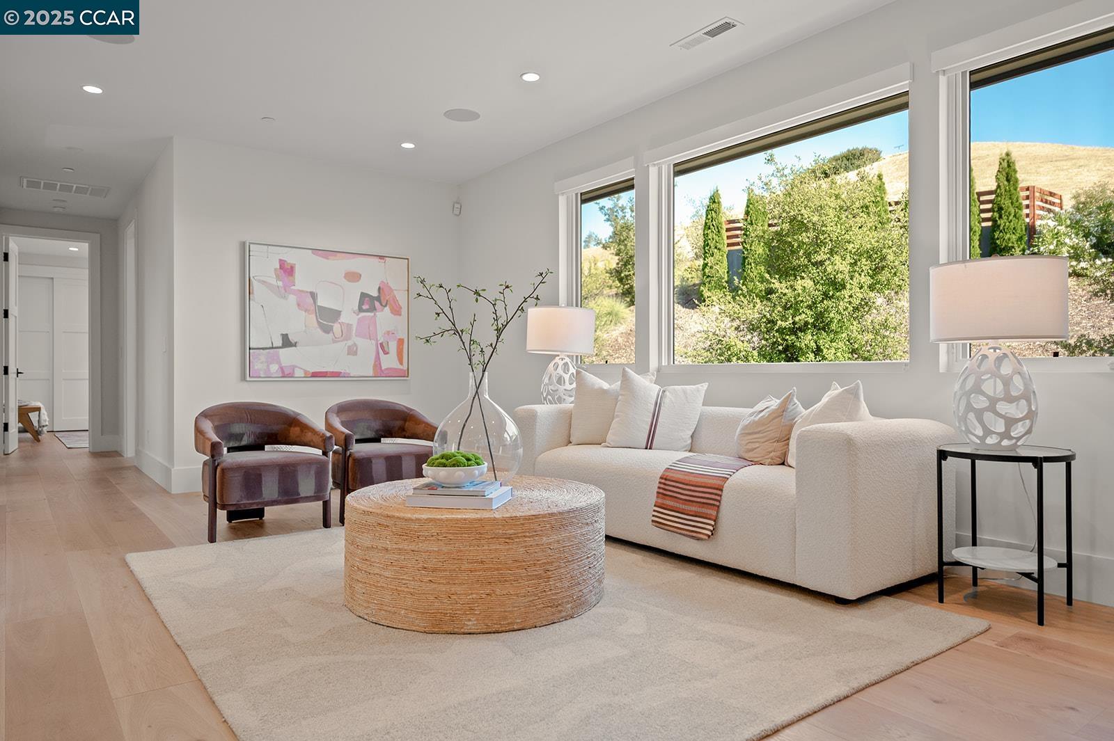 Detail Gallery Image 28 of 52 For 11 Lucas Ranch Ct, Lafayette,  CA 94549 - 5 Beds | 4/2 Baths
