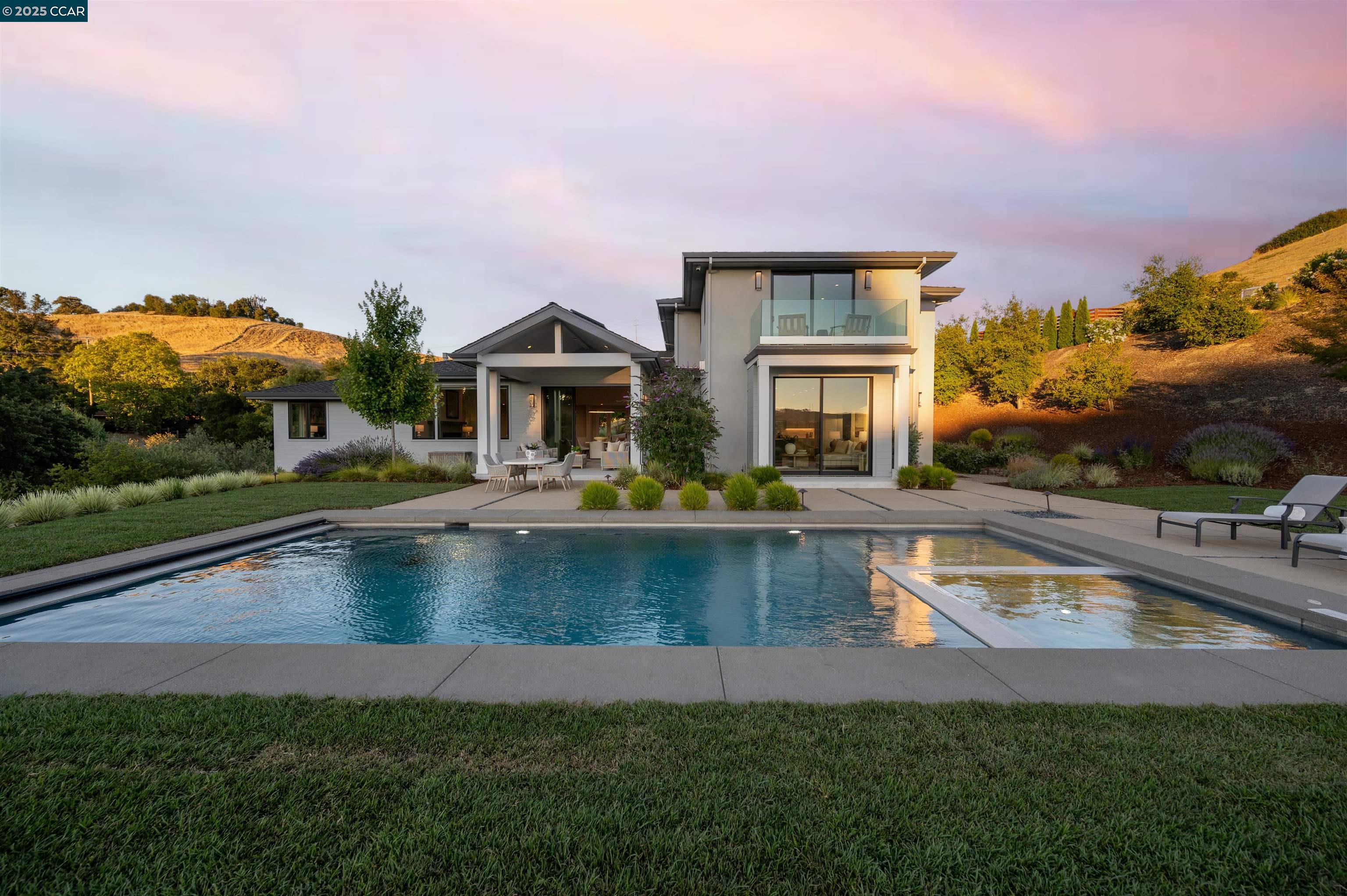 Detail Gallery Image 30 of 52 For 11 Lucas Ranch Ct, Lafayette,  CA 94549 - 5 Beds | 4/2 Baths