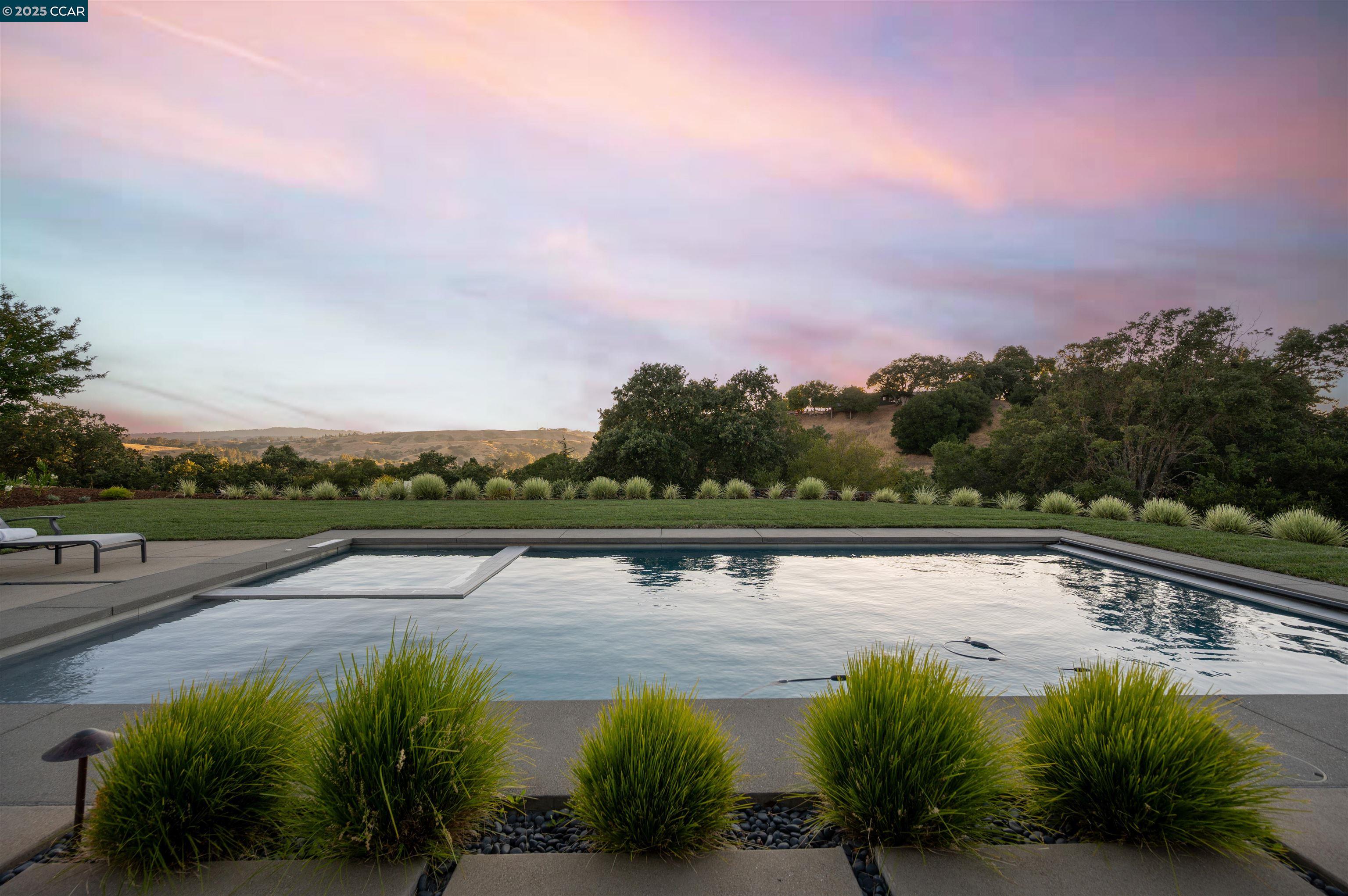 Detail Gallery Image 4 of 52 For 11 Lucas Ranch Ct, Lafayette,  CA 94549 - 5 Beds | 4/2 Baths