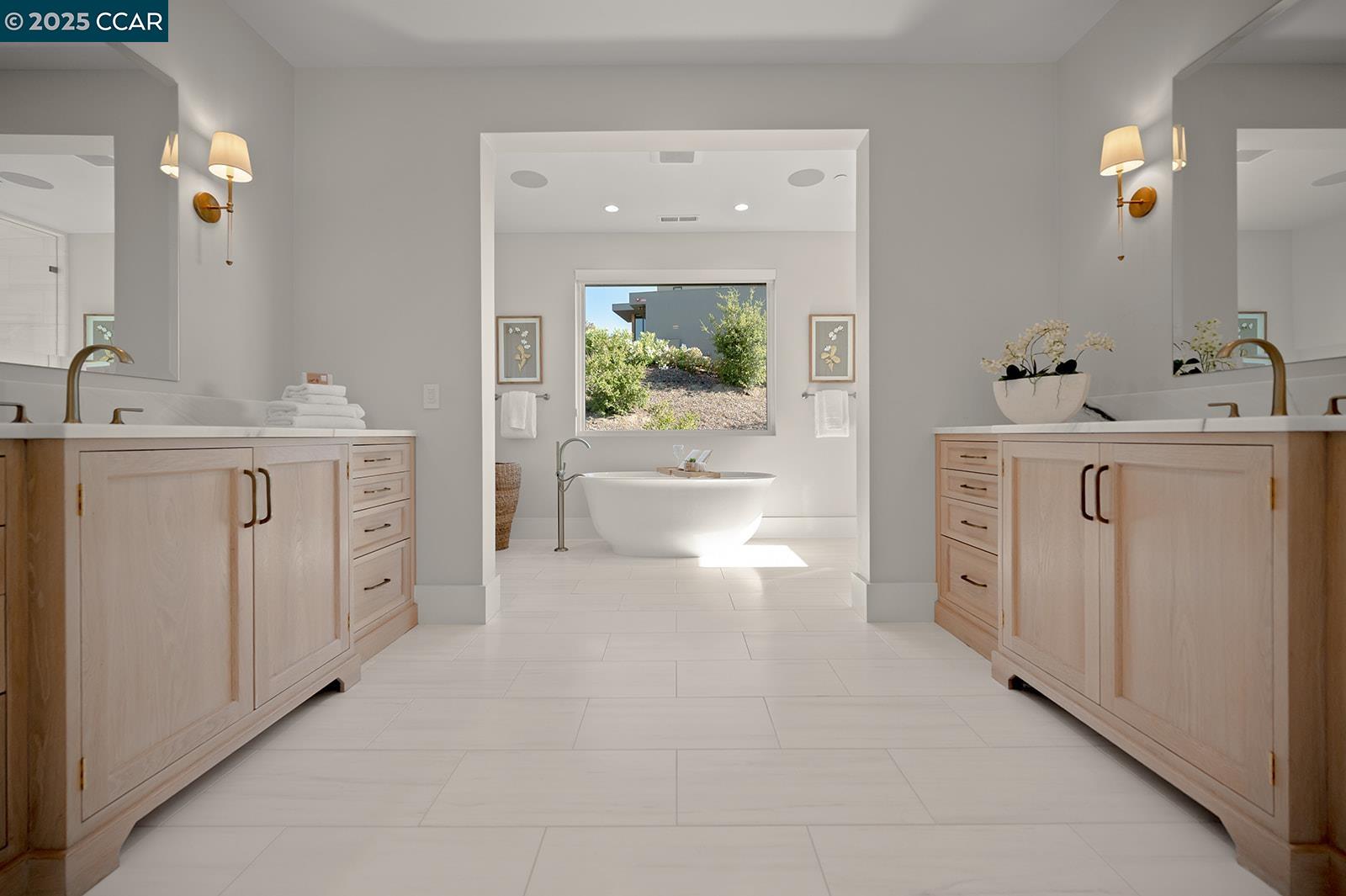 Detail Gallery Image 35 of 52 For 11 Lucas Ranch Ct, Lafayette,  CA 94549 - 5 Beds | 4/2 Baths
