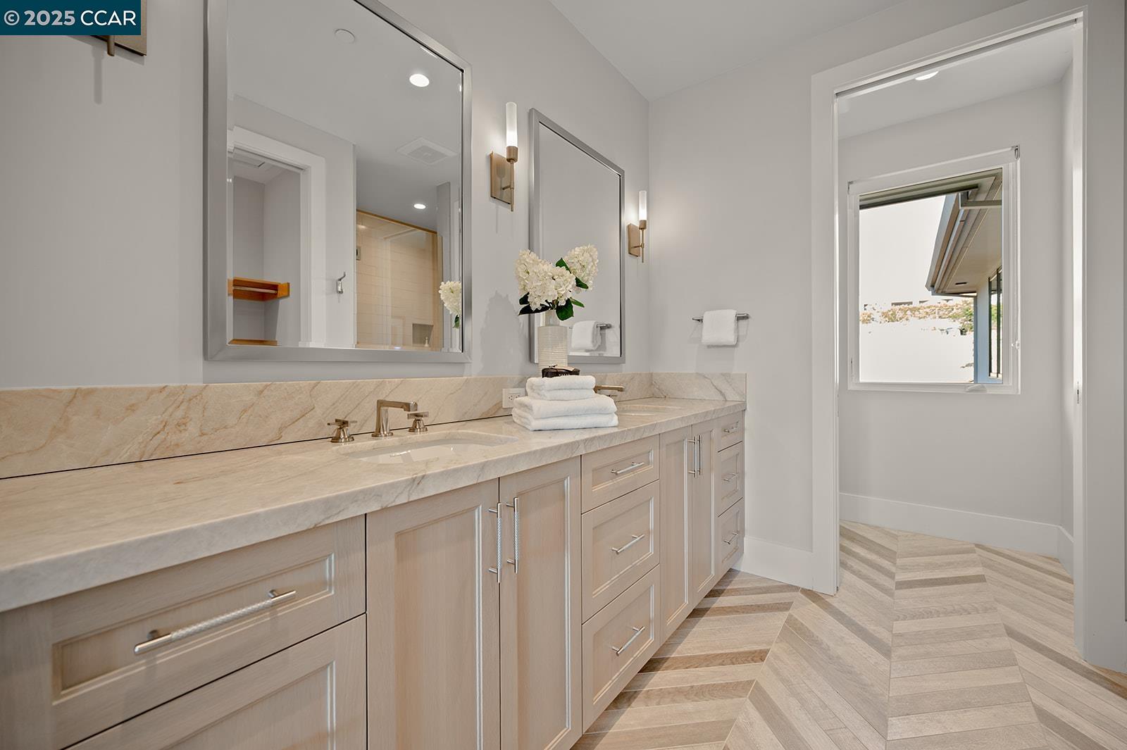 Detail Gallery Image 38 of 52 For 11 Lucas Ranch Ct, Lafayette,  CA 94549 - 5 Beds | 4/2 Baths