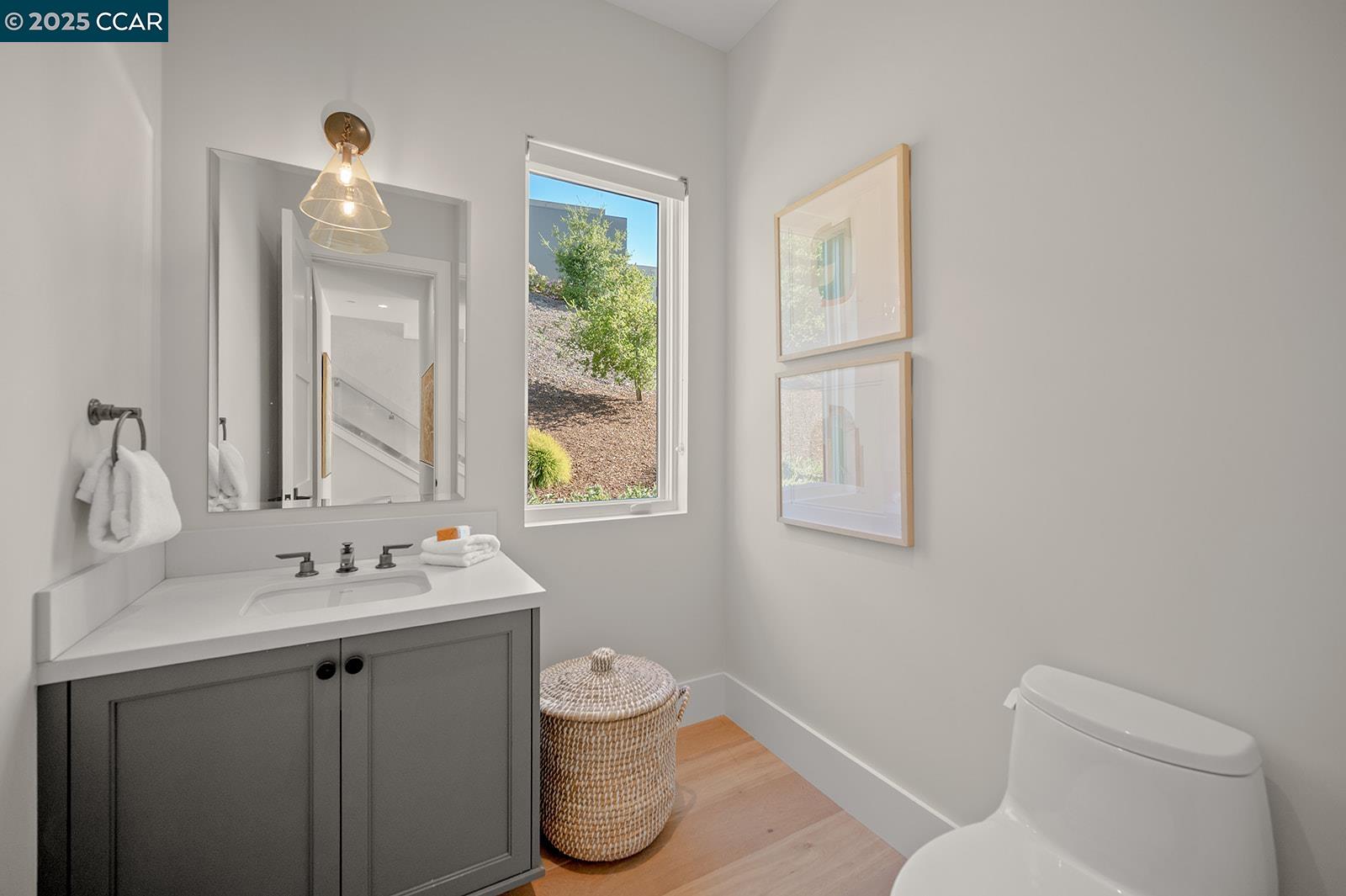 Detail Gallery Image 46 of 52 For 11 Lucas Ranch Ct, Lafayette,  CA 94549 - 5 Beds | 4/2 Baths