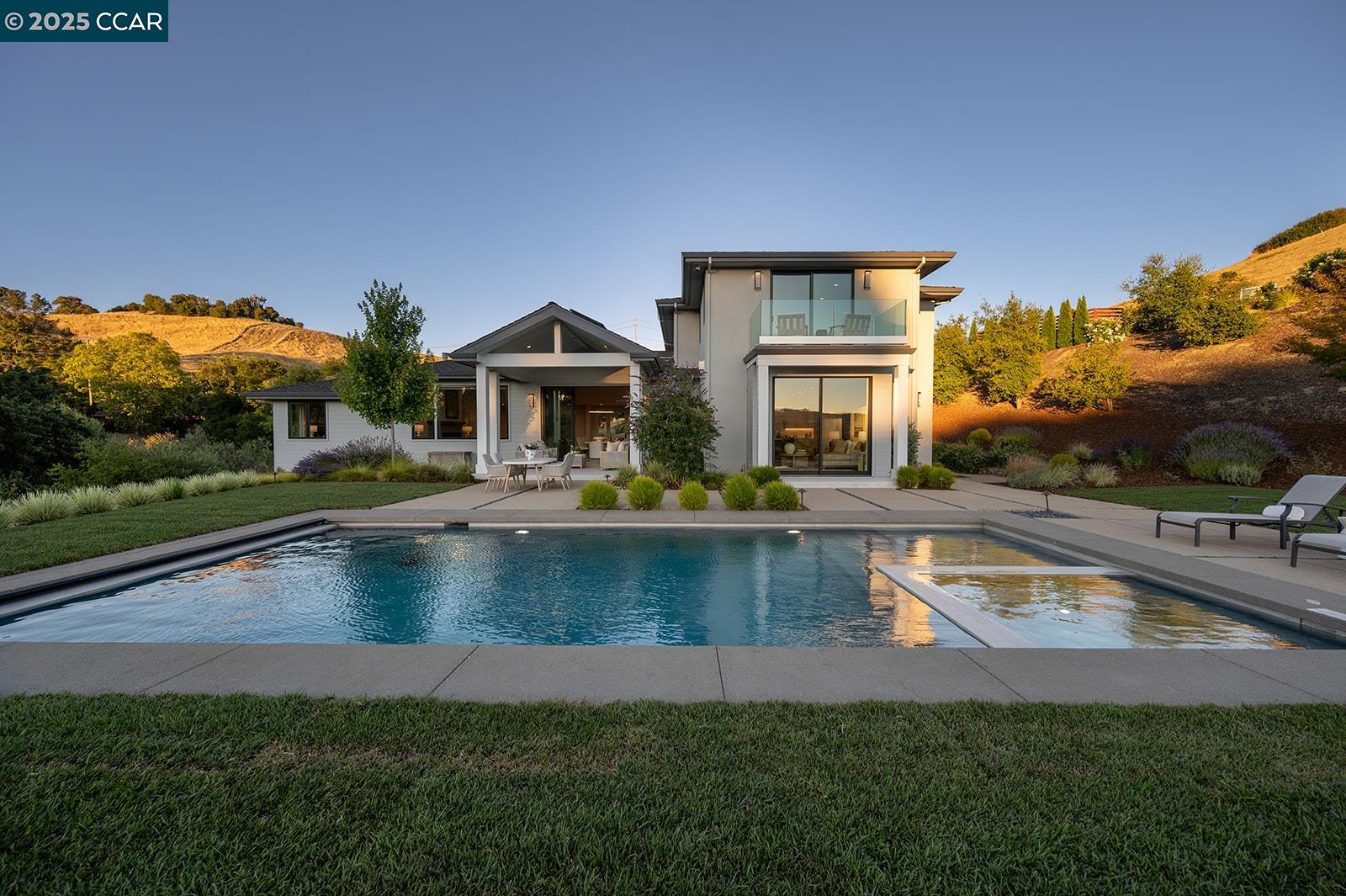Detail Gallery Image 50 of 52 For 11 Lucas Ranch Ct, Lafayette,  CA 94549 - 5 Beds | 4/2 Baths