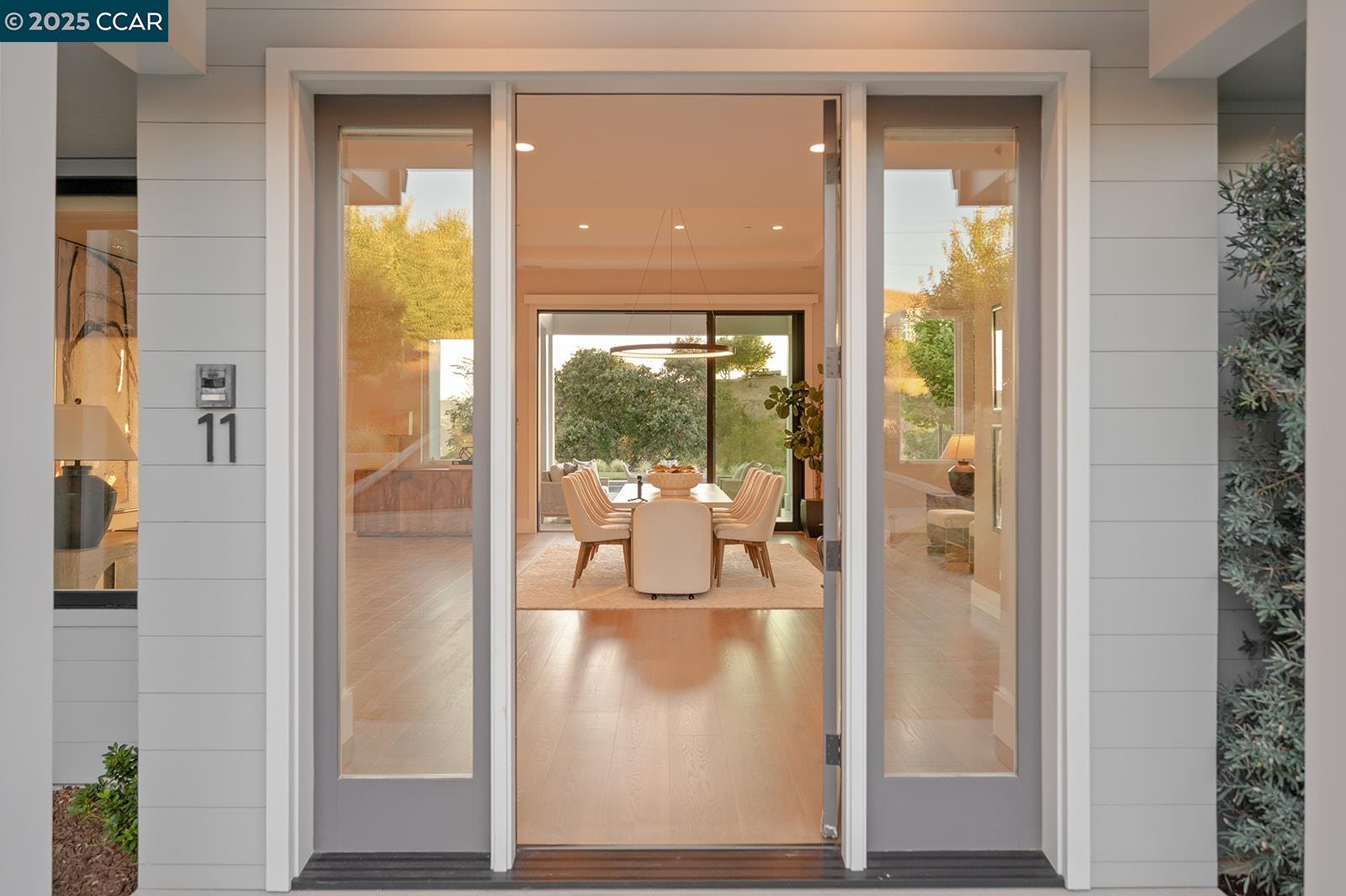 Detail Gallery Image 7 of 52 For 11 Lucas Ranch Ct, Lafayette,  CA 94549 - 5 Beds | 4/2 Baths