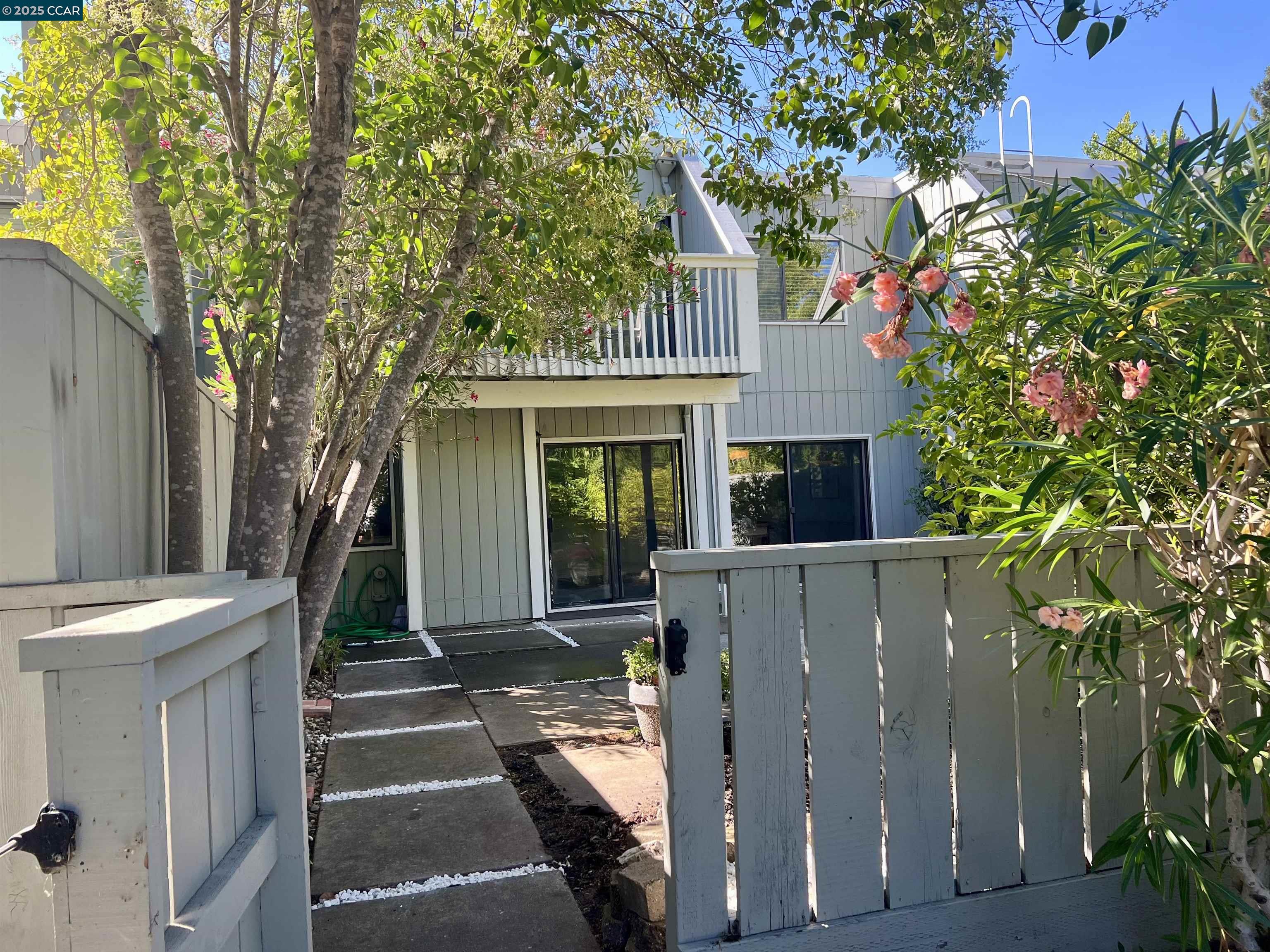 Browse active condo listings in STONERIDGE
