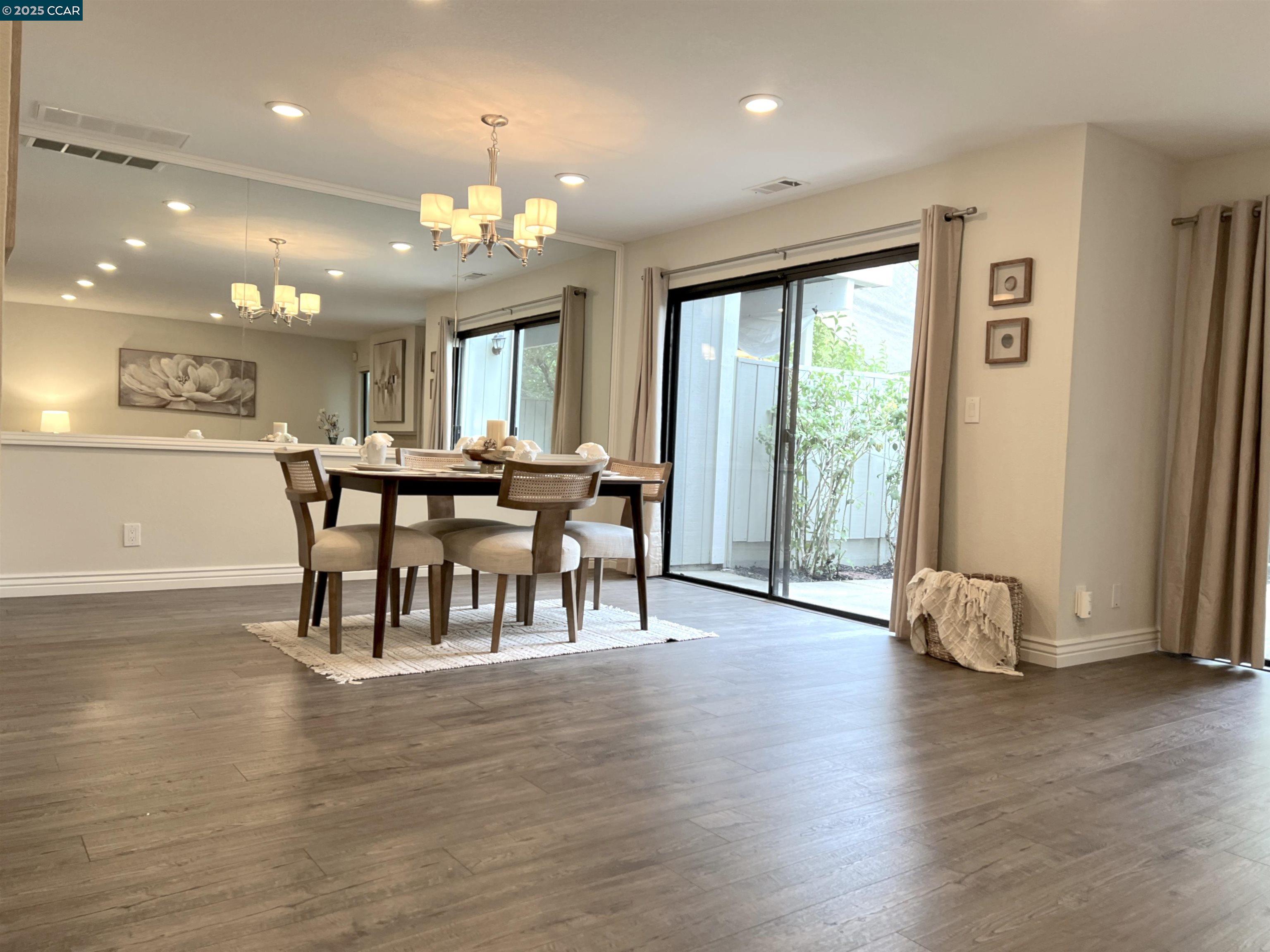 Photo #5: 41105565 Listing 