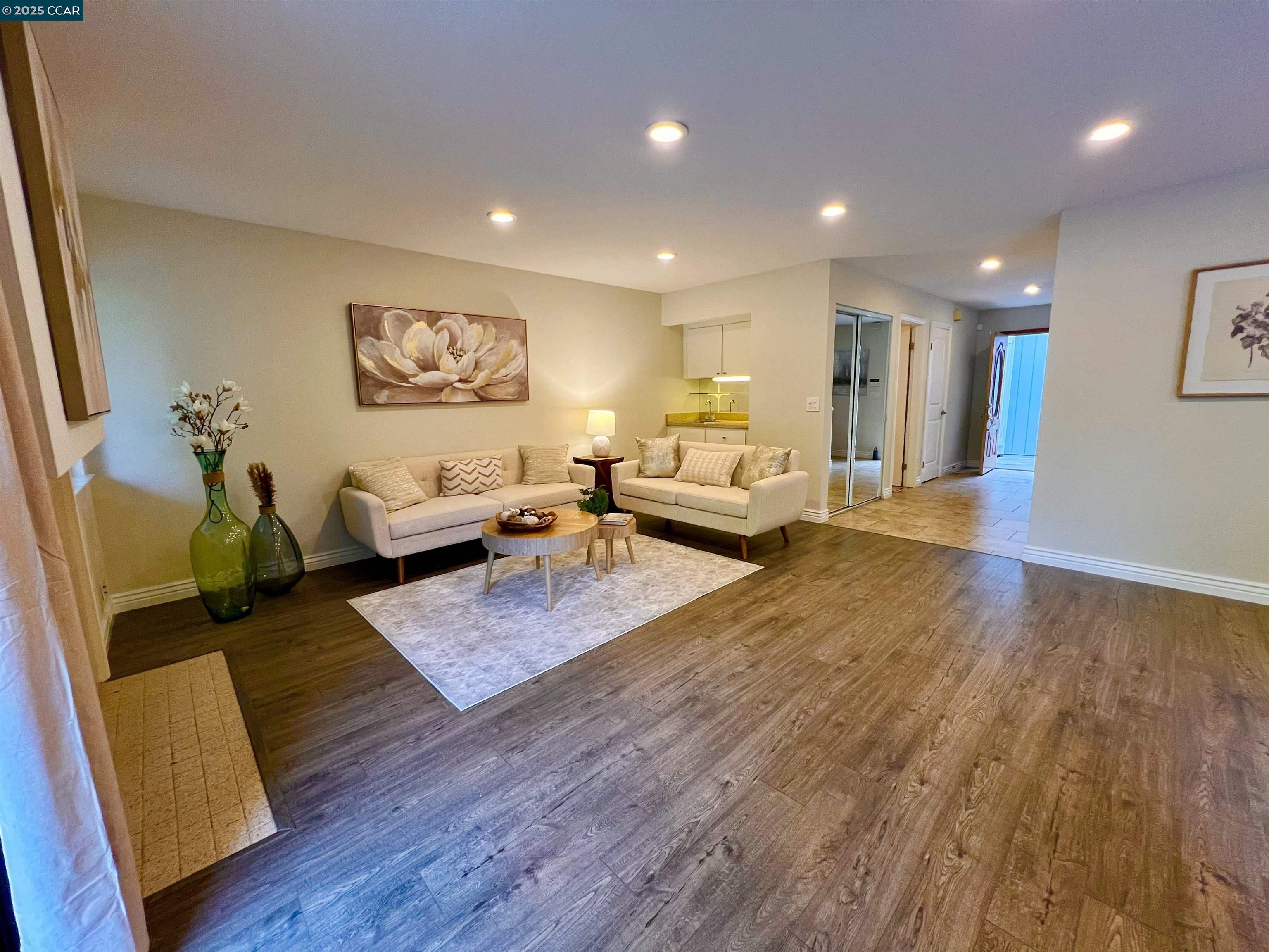 Photo #8: 41105565 Listing: Photo #8