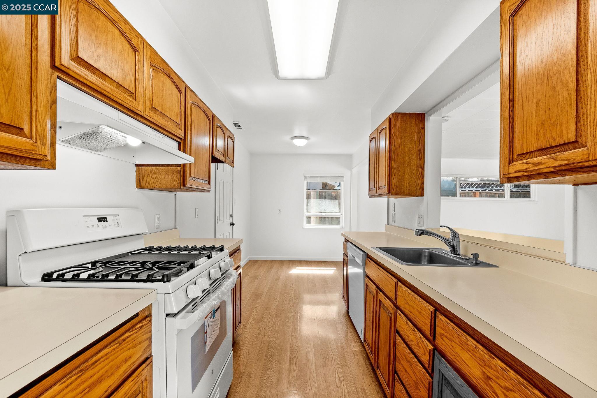 Detail Gallery Image 11 of 36 For 277 Gloria Dr, Pleasant Hill,  CA 94523 - 3 Beds | 2 Baths